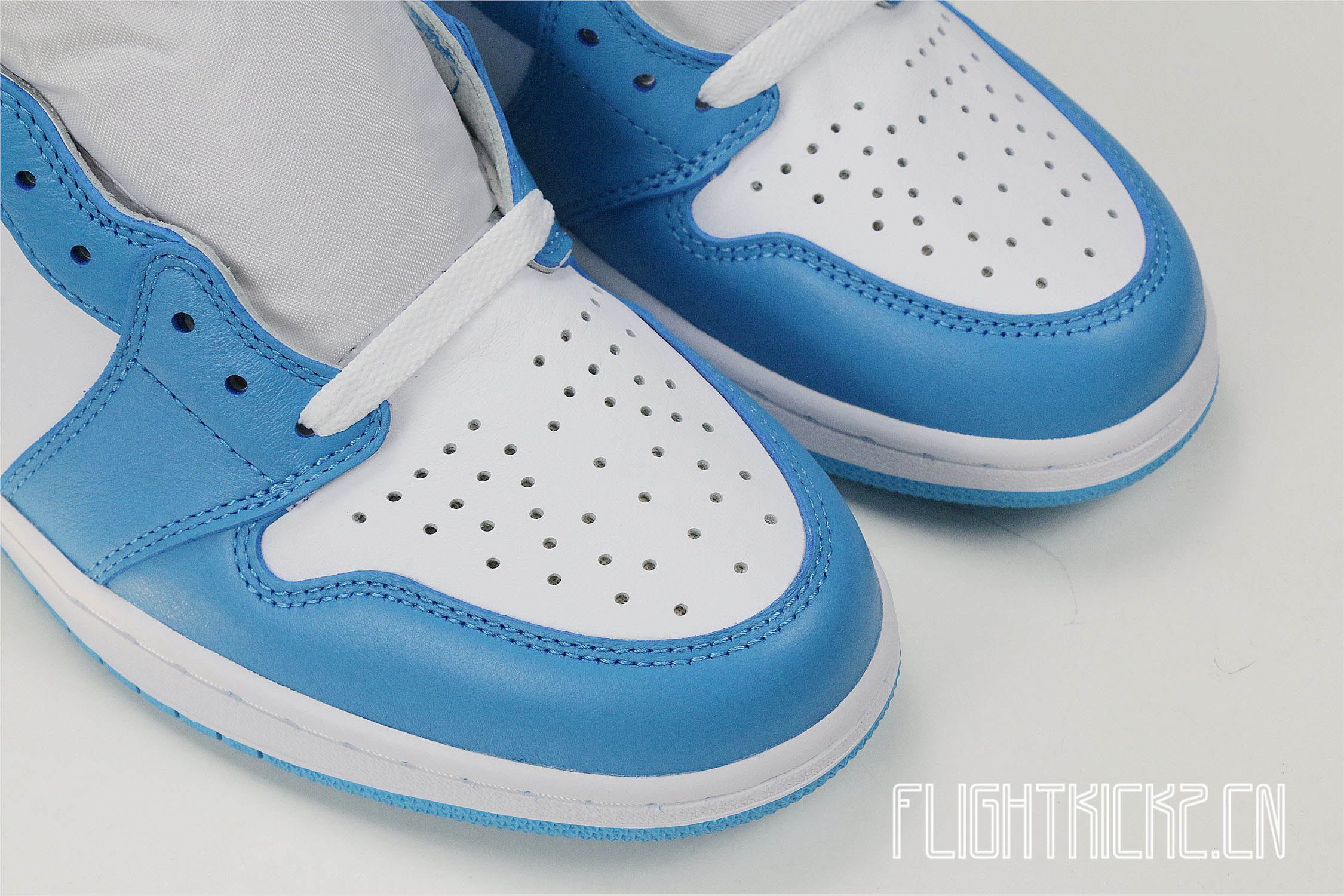 Air Jordan 1 Retro High OG UNC 2015