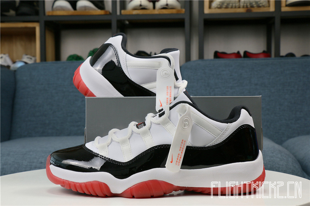 Air Jordan 11 Retro Low Concord Bred