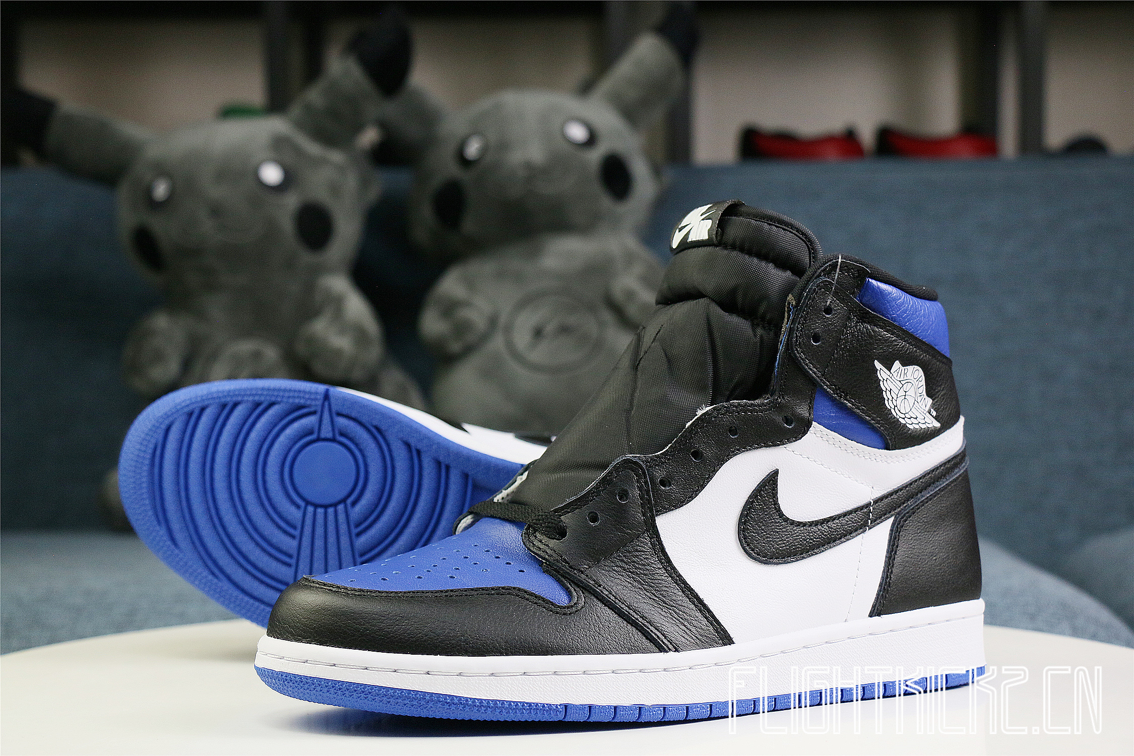 AIR JORDAN 1 Retro Royal Toe 2020