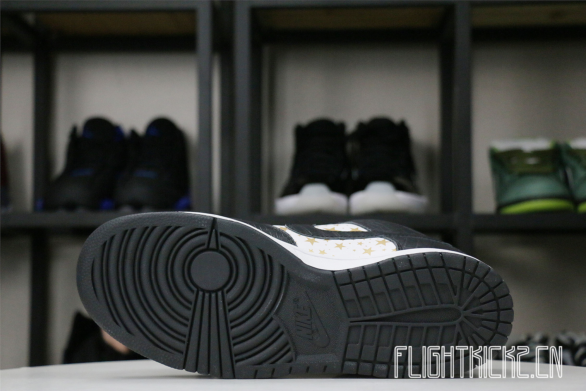 Nike SB Dunk Low Supreme Black