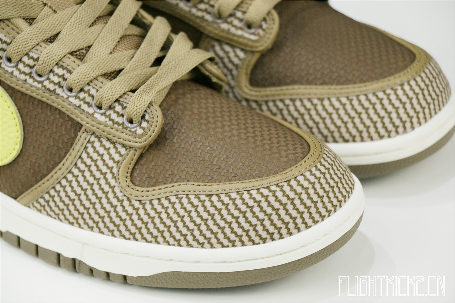 Nike Dunk Low SP UNDEFEATED Canteen Dunk vs. AF1 Pack