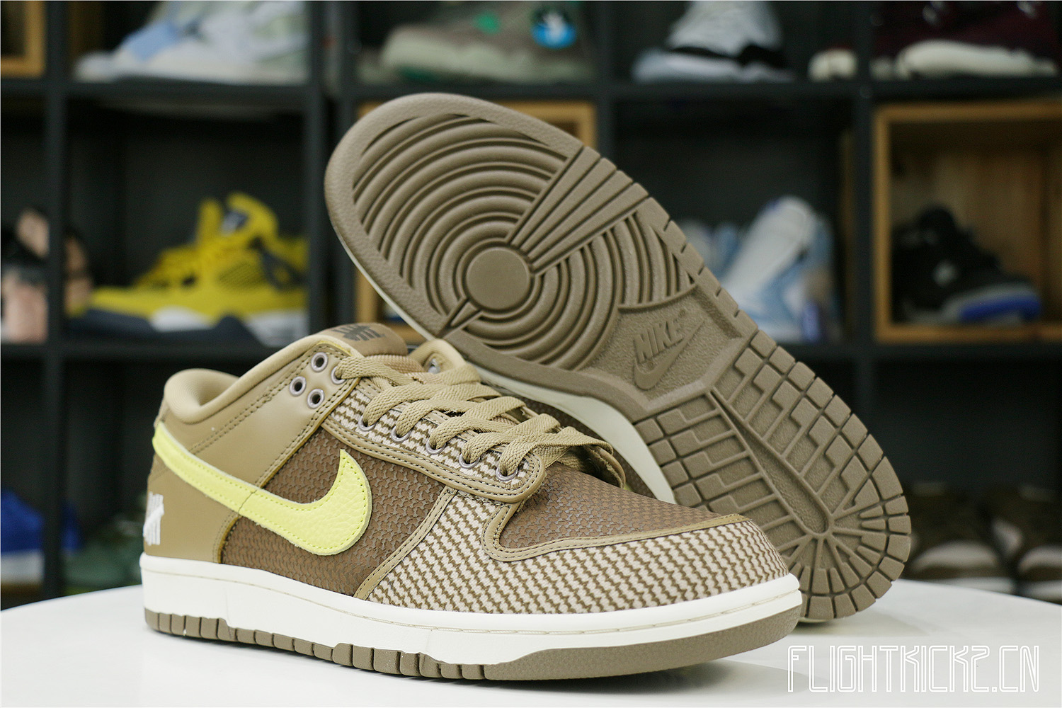 Nike Dunk Low SP UNDEFEATED Canteen Dunk vs. AF1 Pack
