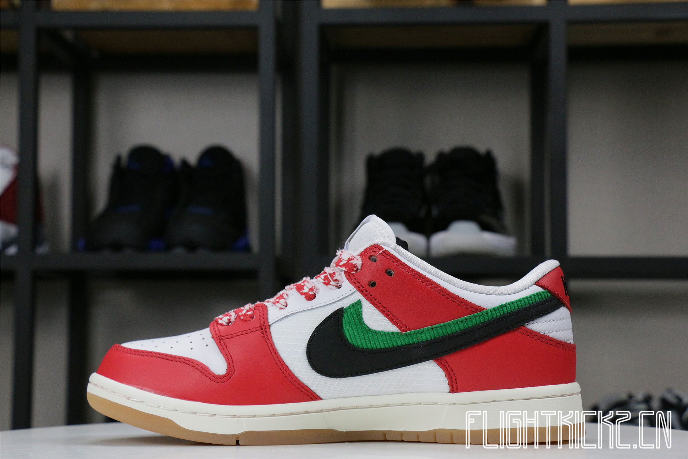 Frame Skate x Nike SB Dunk Low “Habibi”