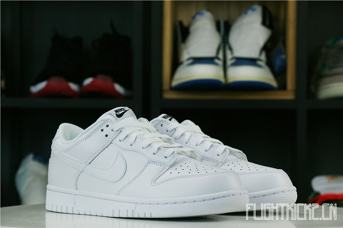 Nike Dunk Low Triple White 2021(W)