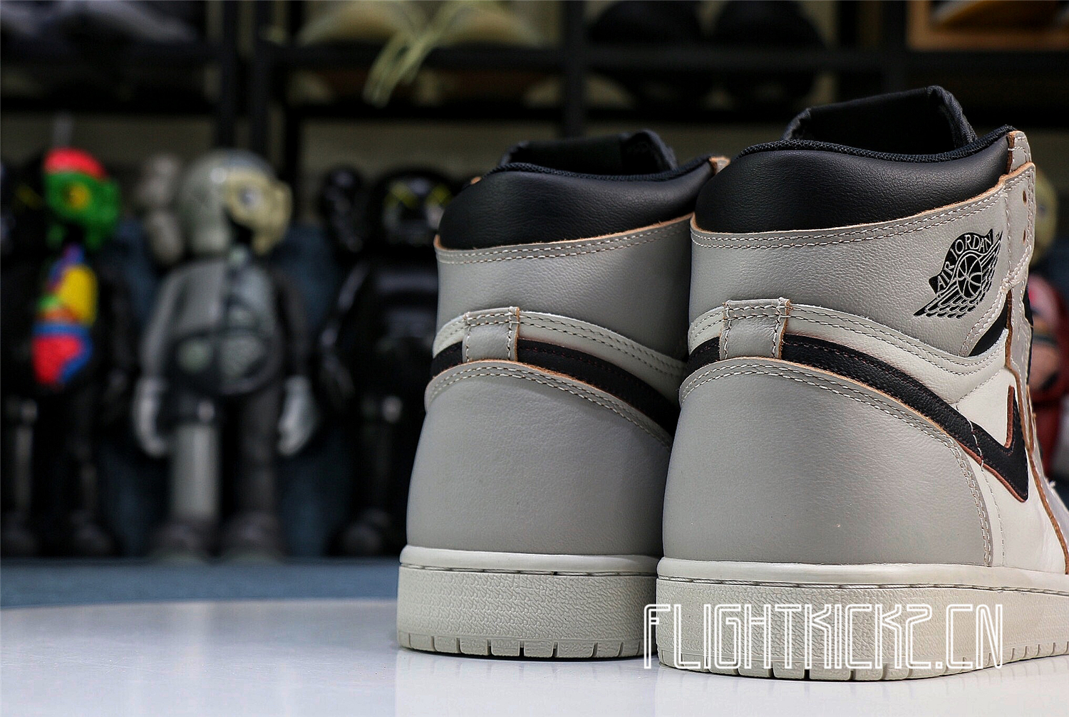 Jordan 1 Retro High OG Defiant SB NYC to Paris