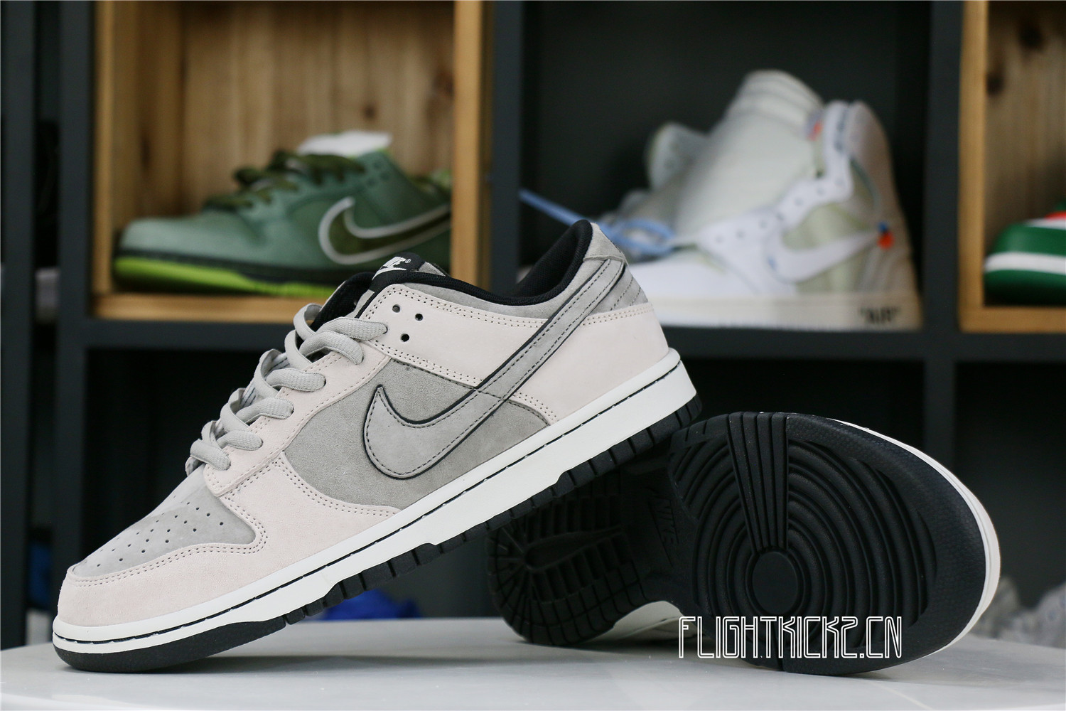 Otomo Katsuhiro x Nike SB Dunk Low Steamboy OST White Black