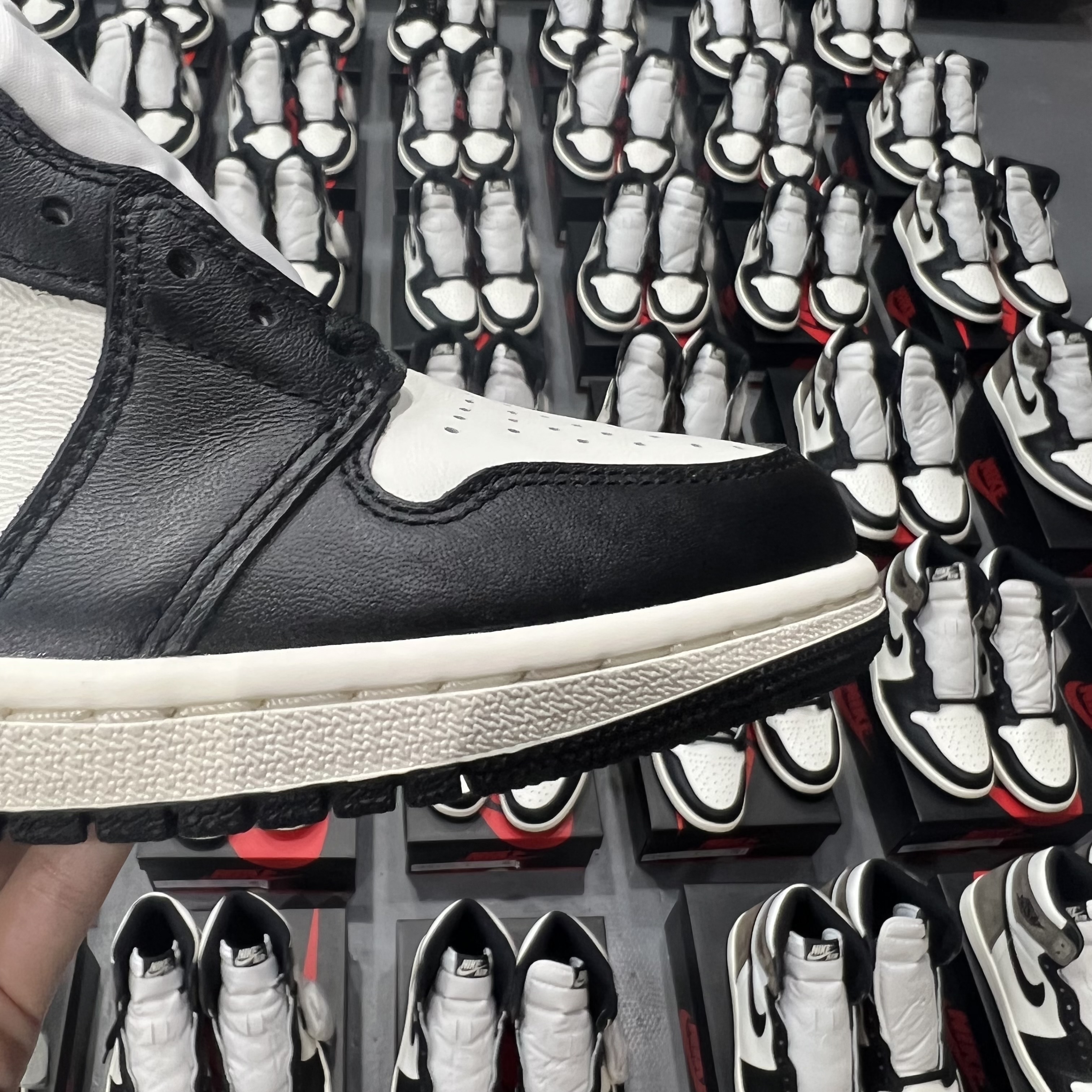 Jordan 1 Retro High Dark Mocha 2020 (LN5 A1 Batch)