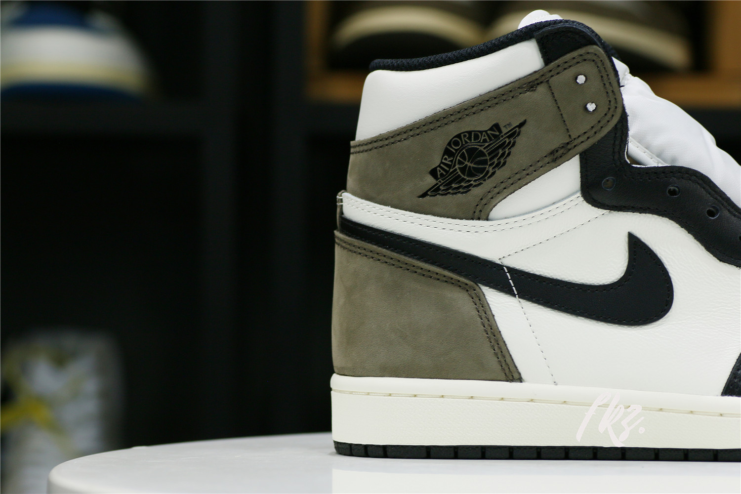 Jordan 1 Retro High Dark Mocha 2020 (LN5 A1 Batch)