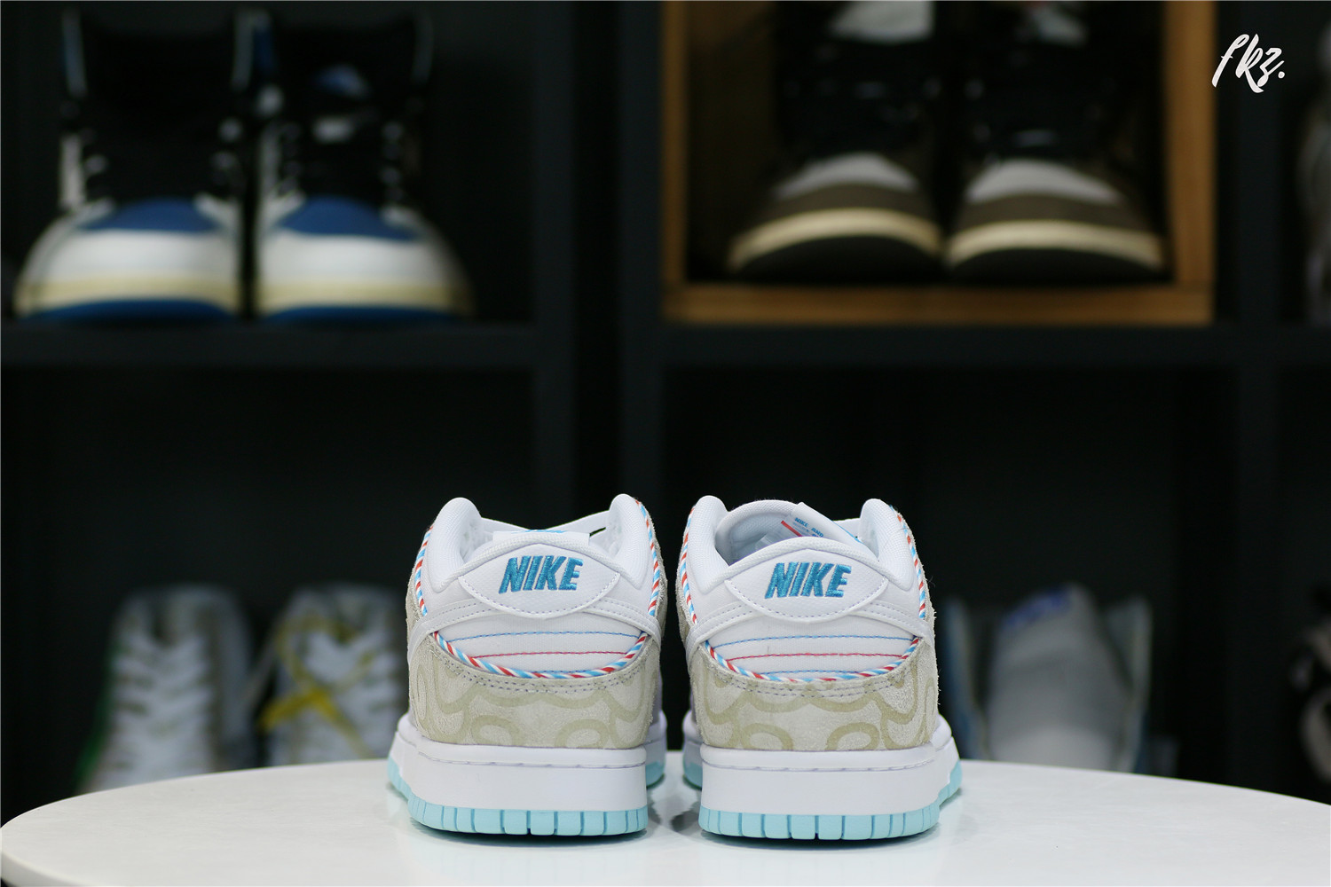 Nike Dunk Low SE Barber Shop Grey