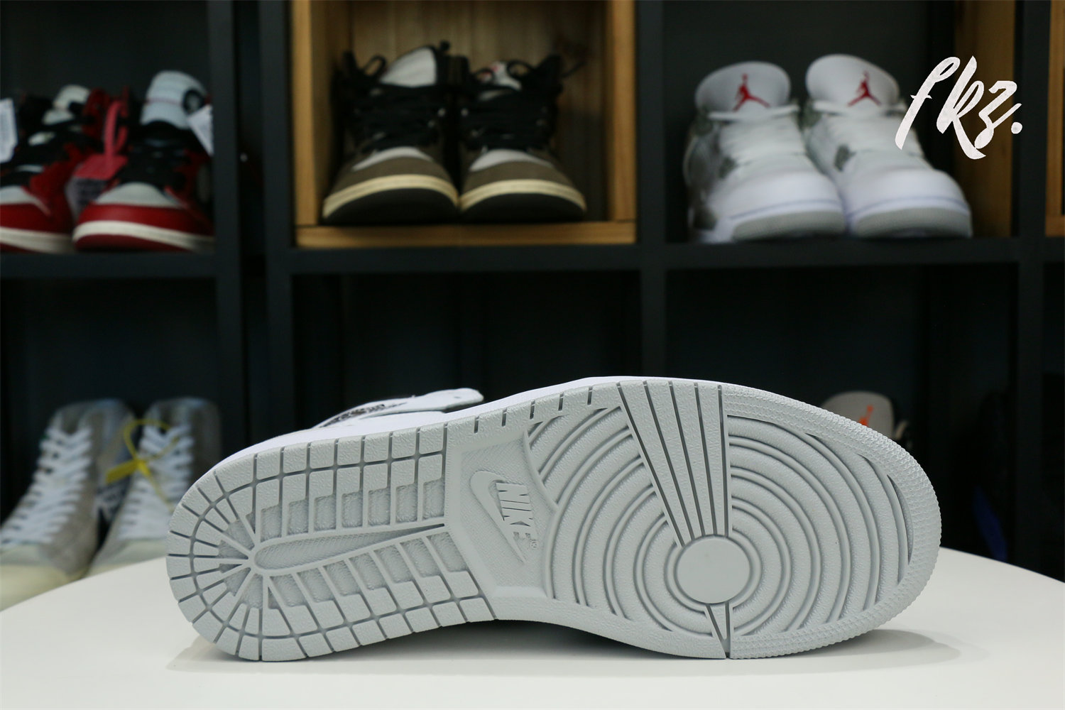 Air Jordan 1 Retro High OG Bleached Coral 2021