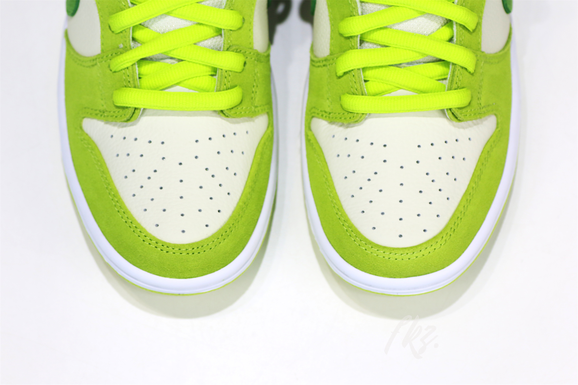 Nike SB Dunk Low Green Apple 2022
