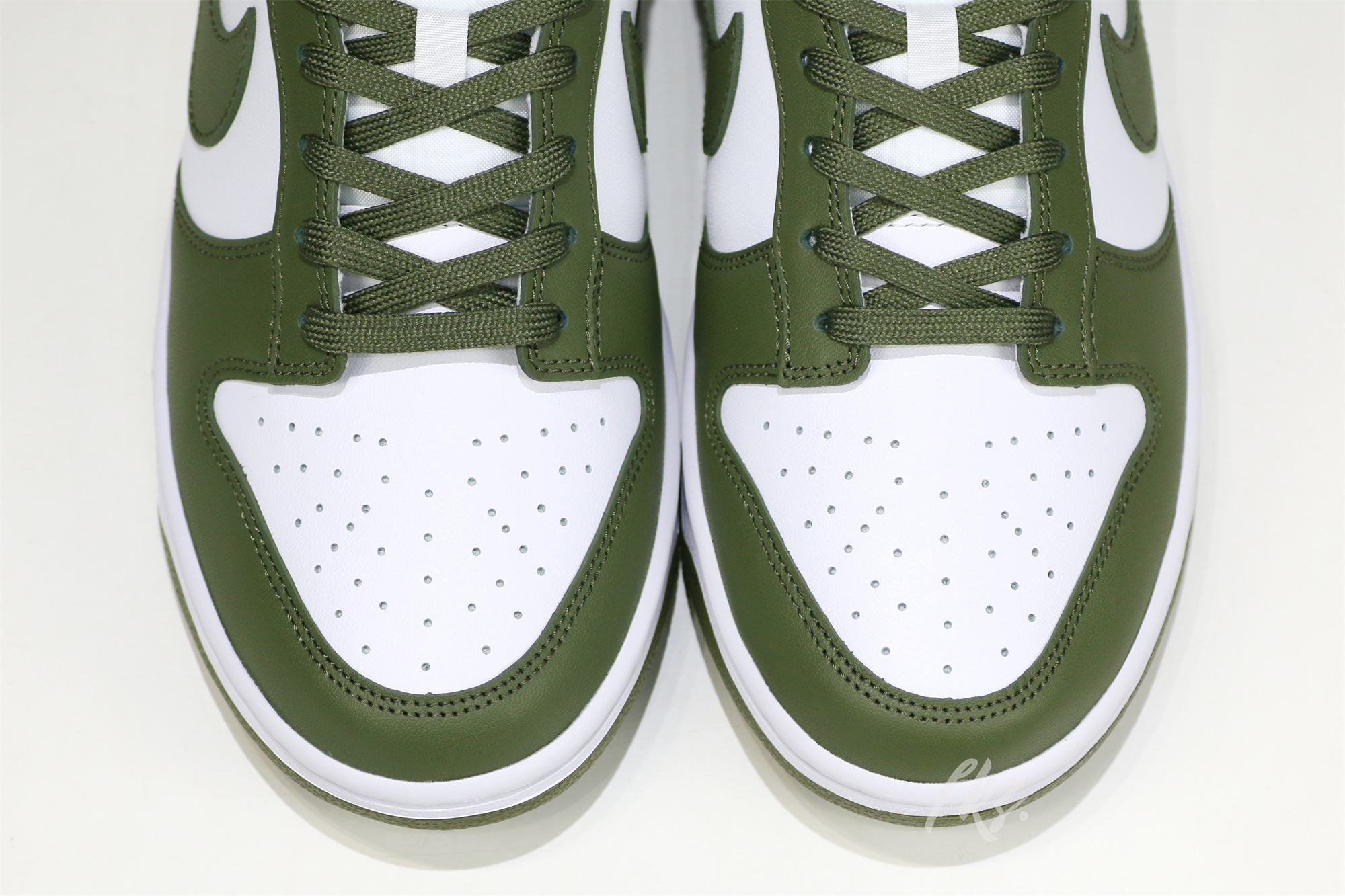 Nike Dunk Medium Olive W