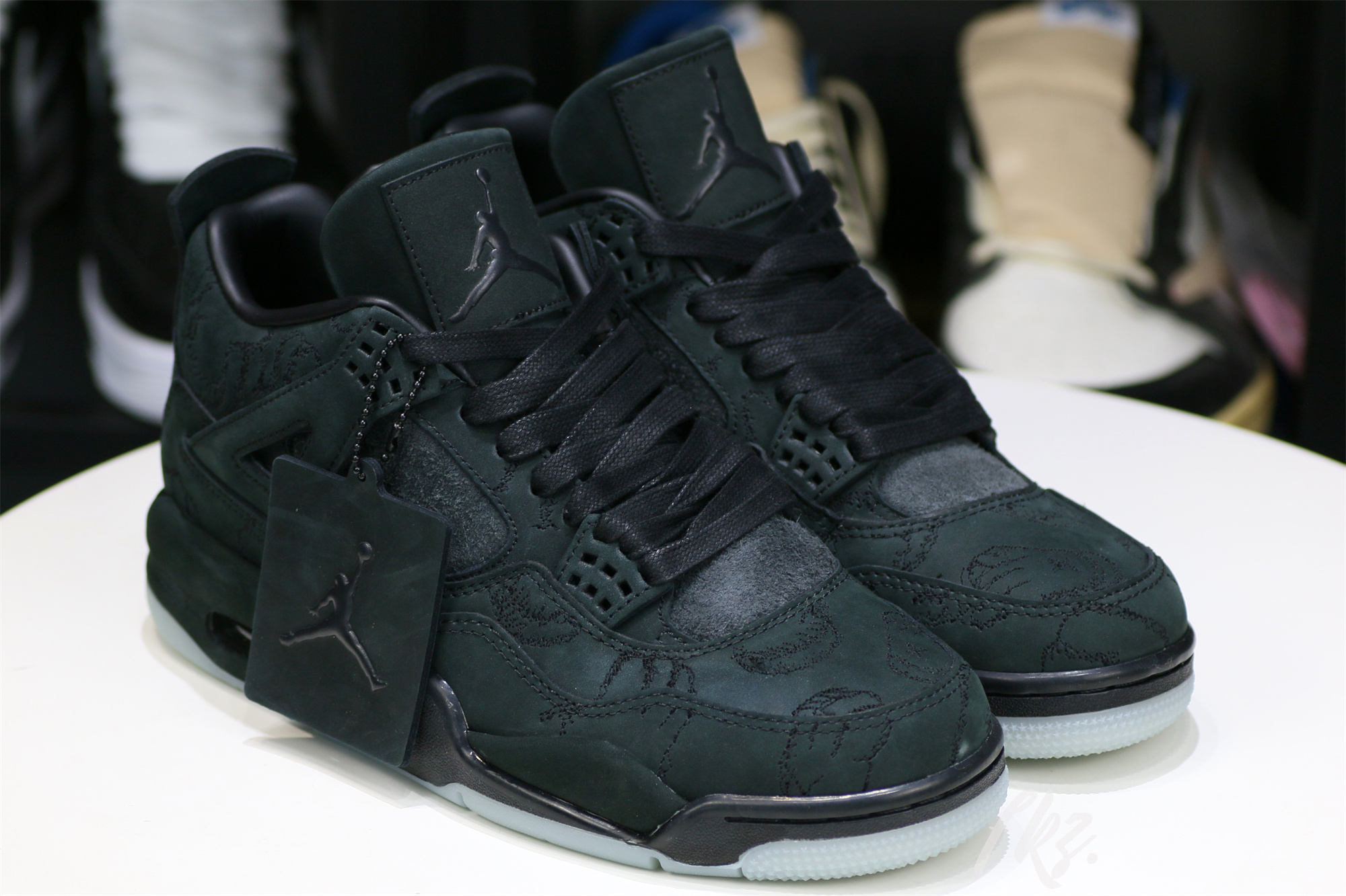 Kaws X Air Jordan 4 Retro Black 2017( Ln5 A1 Batch)