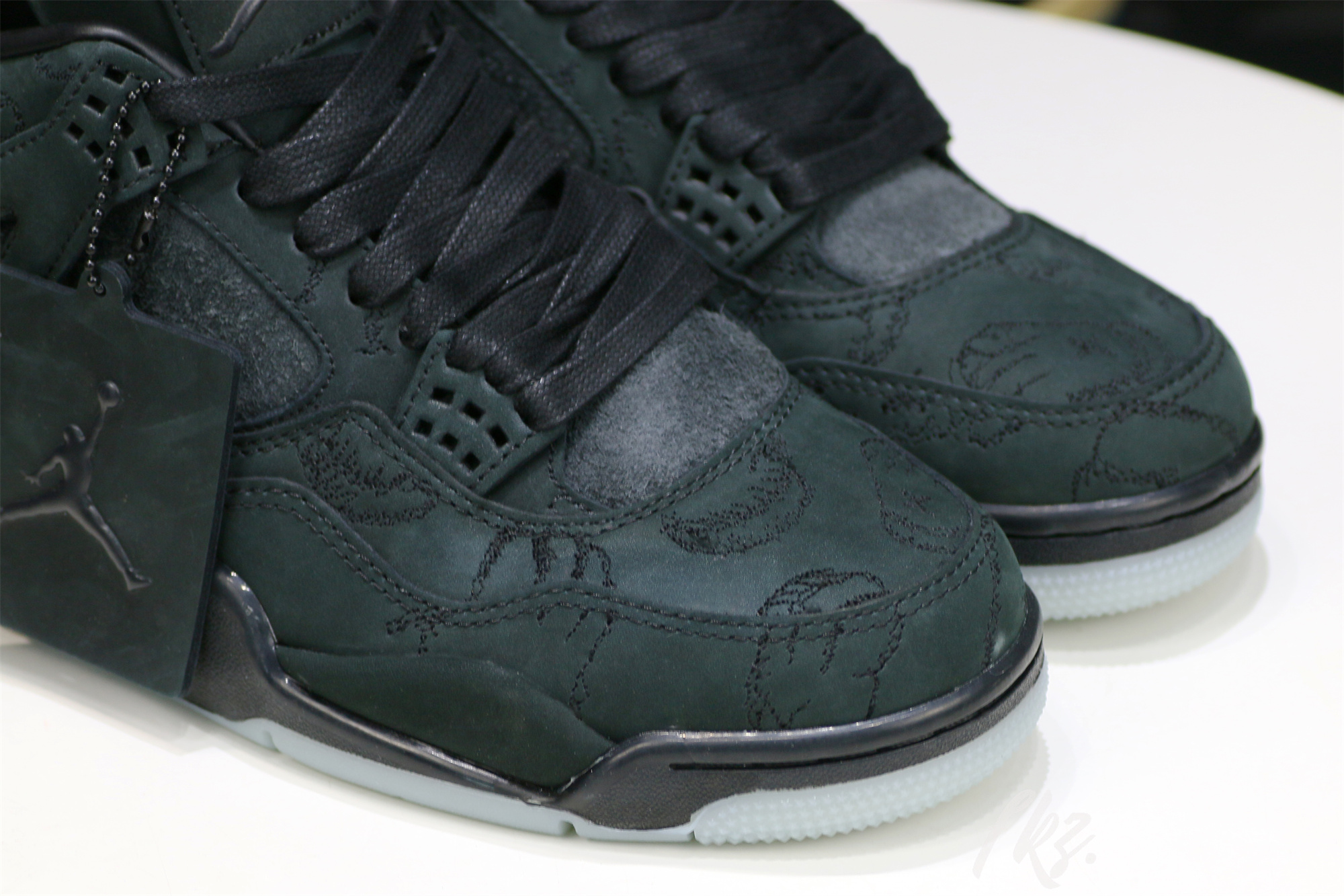 Kaws X Air Jordan 4 Retro Black 2017( Ln5 A1 Batch)