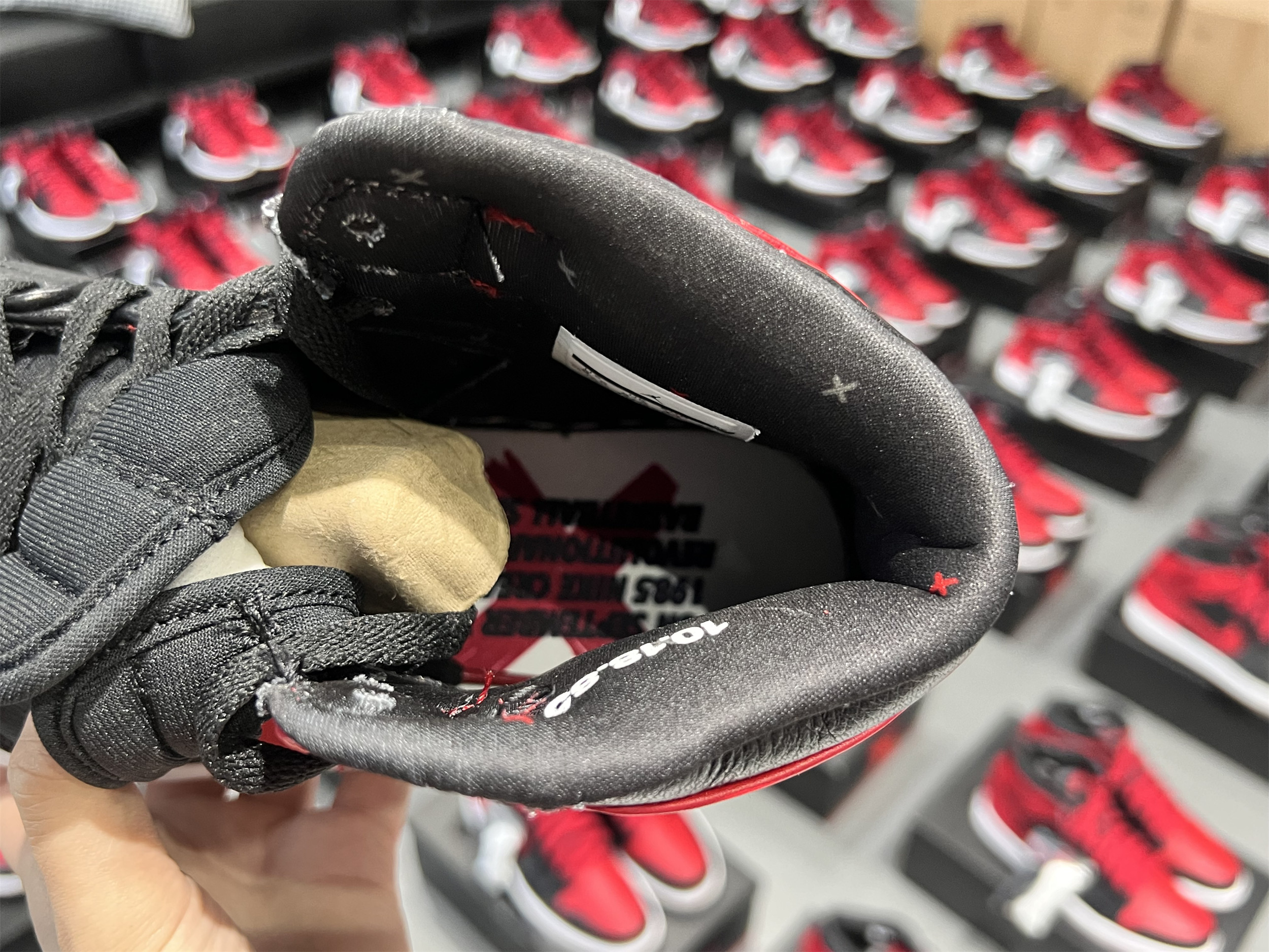 Air Jordan 1 OG Banned/Bred 2011 (LN5 A1 ,Deadstock,with tiny Flaws)
