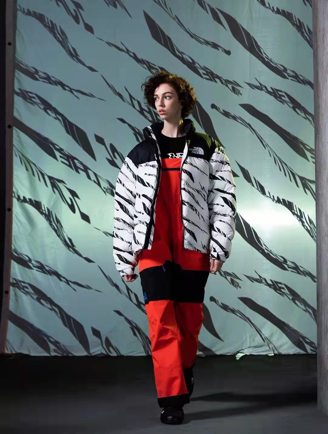 White ‘ZebraLogoPattern’ Down Jacket