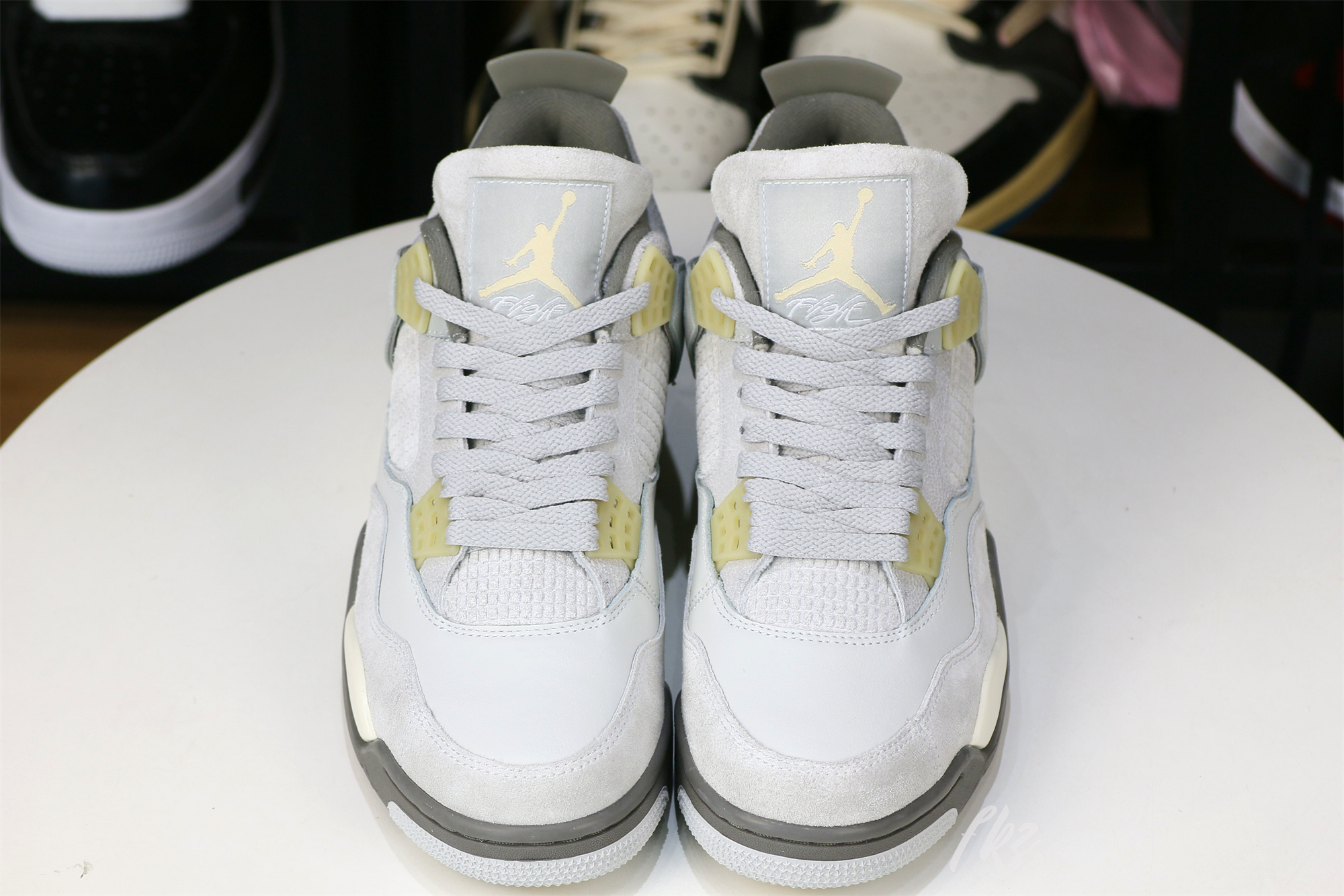 Air Jordan 4 Retro SE Craft Photon Dust