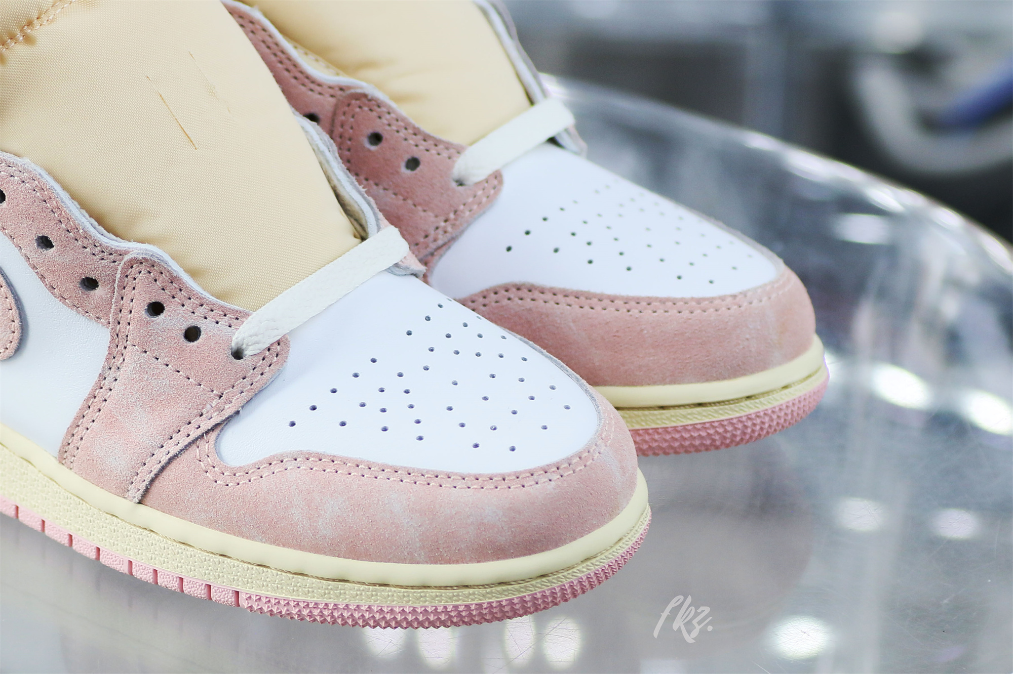 Air Jordan 1 Retro High OG ‘Washed Pink’ Wmns