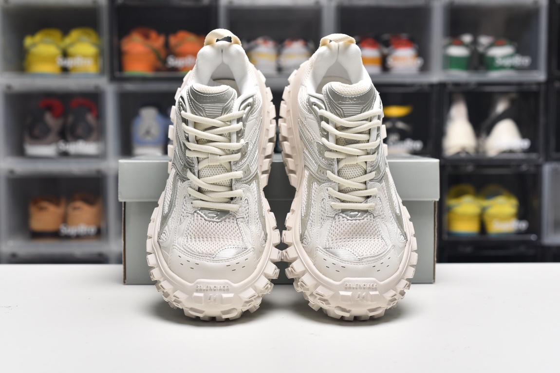 Balenciag* Defender Beige