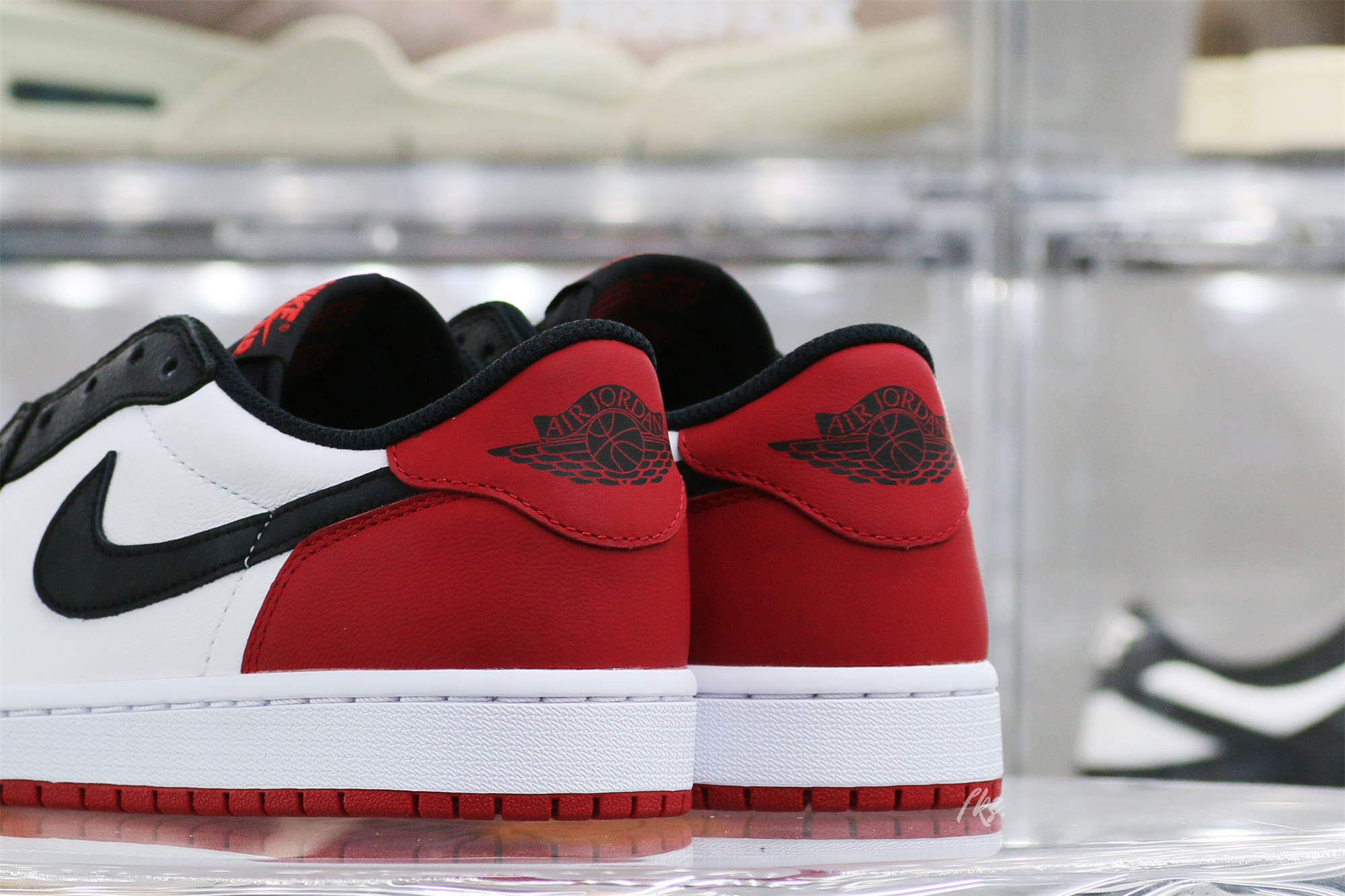 Air Jordan 1 Low OG Black Toe 2023