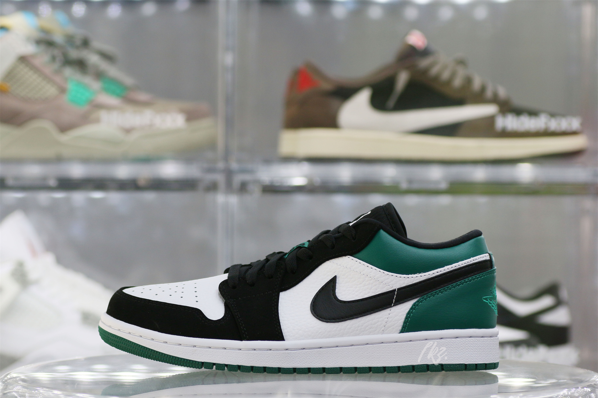 Air Jordan 1 Low Mystic Green 2019