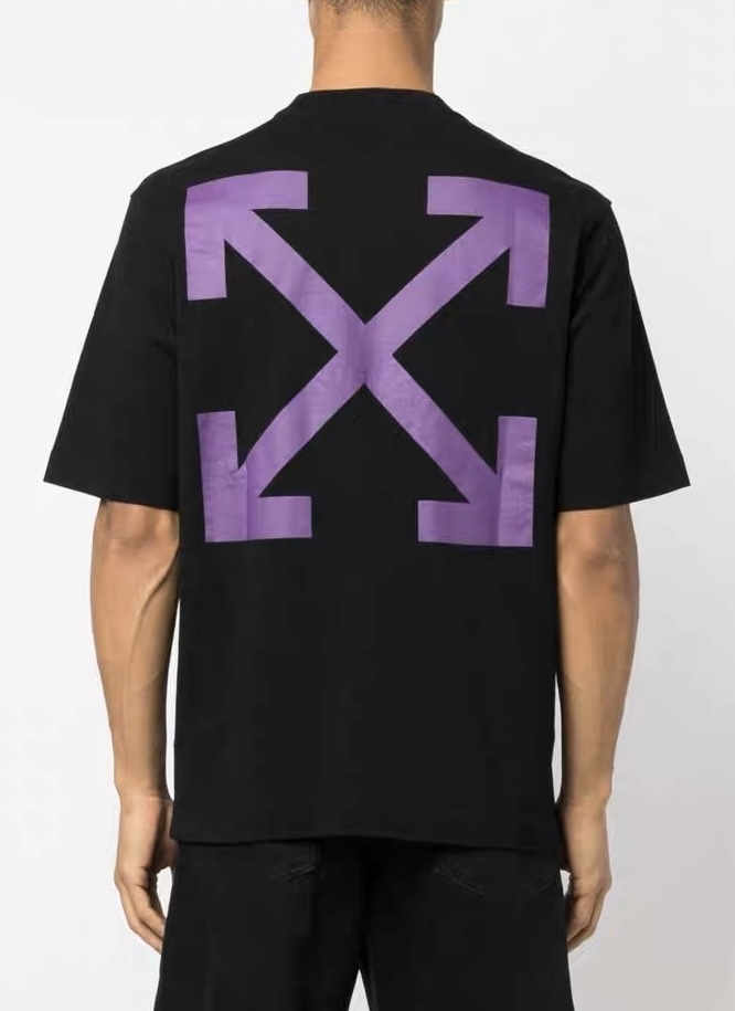 0W oil painting of Notre Dame with short sleeves