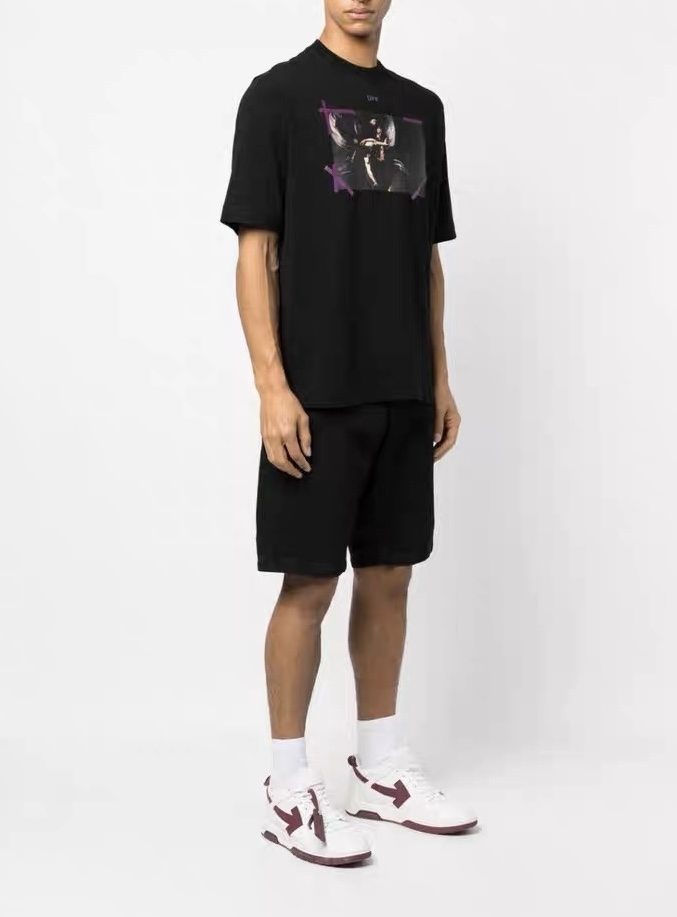 0W oil painting of Notre Dame with short sleeves