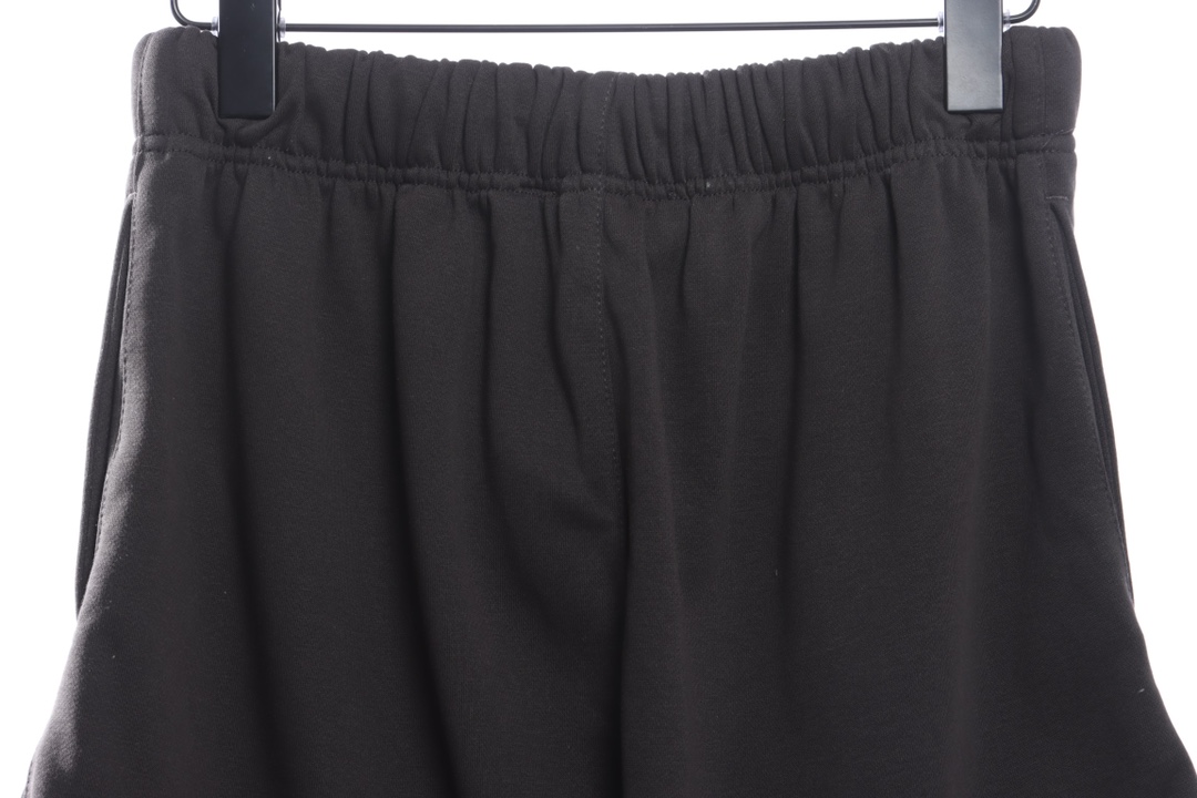 FOG Eighth Season Flocked Print Letter Shorts