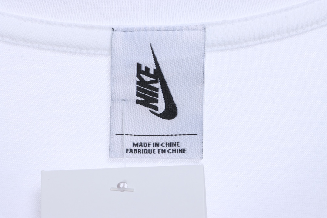 Nike Stuart co-signed the classic letter pattern short sleeves