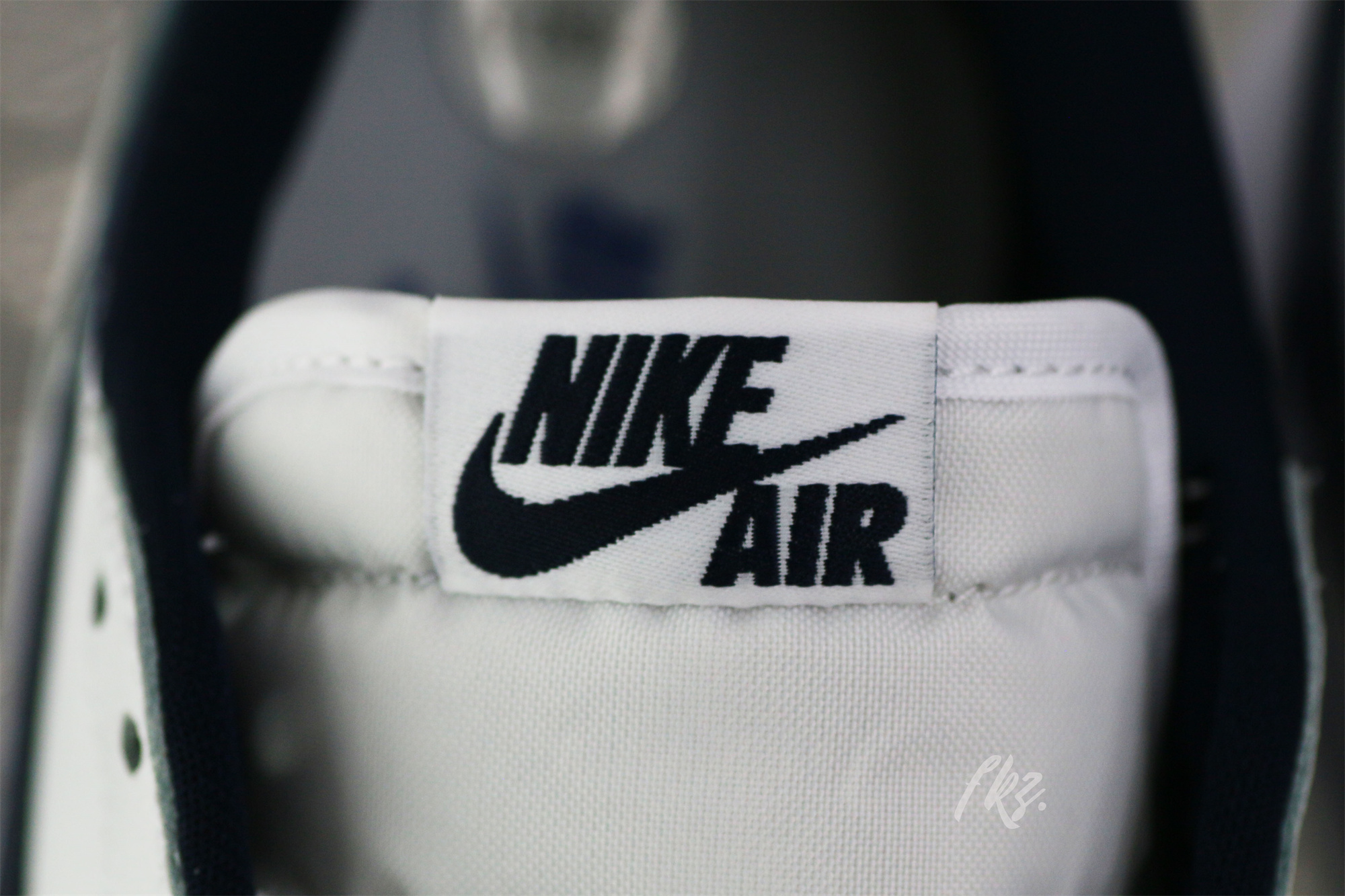 Air Jordan 1 Retro Low Metallic Blue