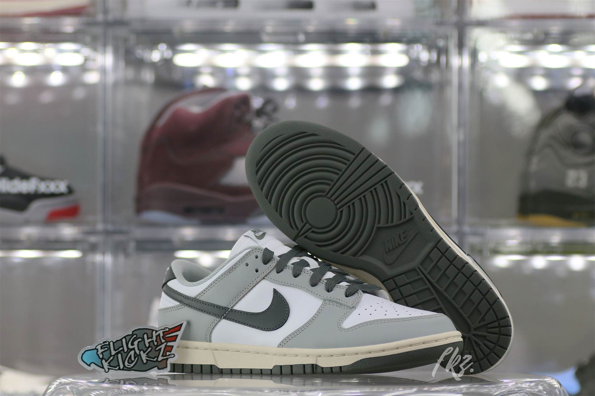 Nike Dunk Low Light Smoke Grey