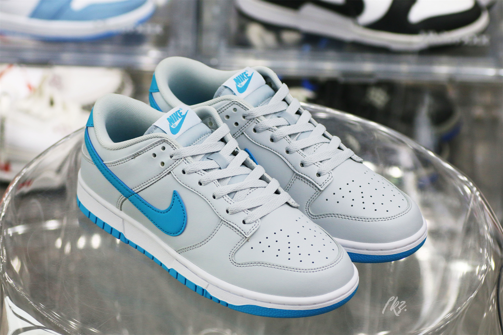 Nike Dunk Low Retro Pure Platinum Blue Lightning