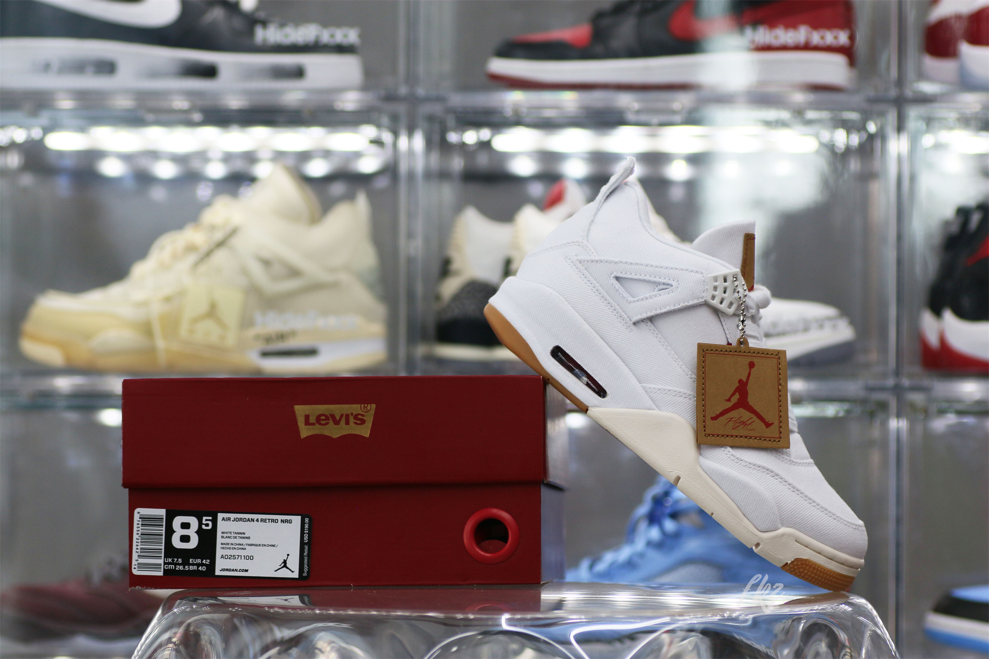 Air Jordan 4 Retro Levi’s White (Levi’s Tag)