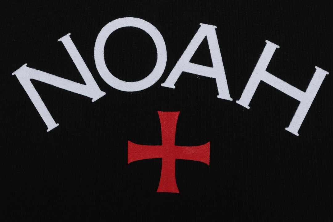 NOAH cross print letter short sleeve