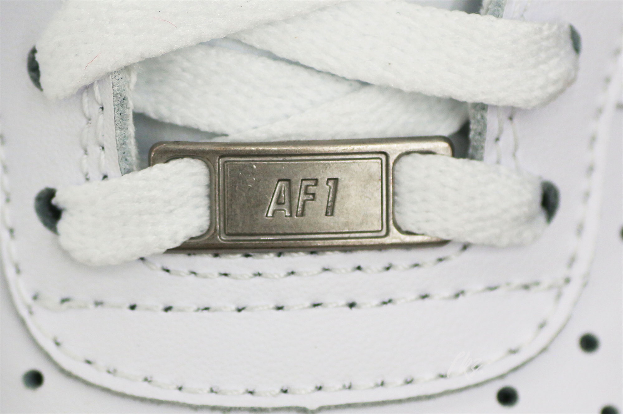 Nike Air Force 1 Mid ’07 White