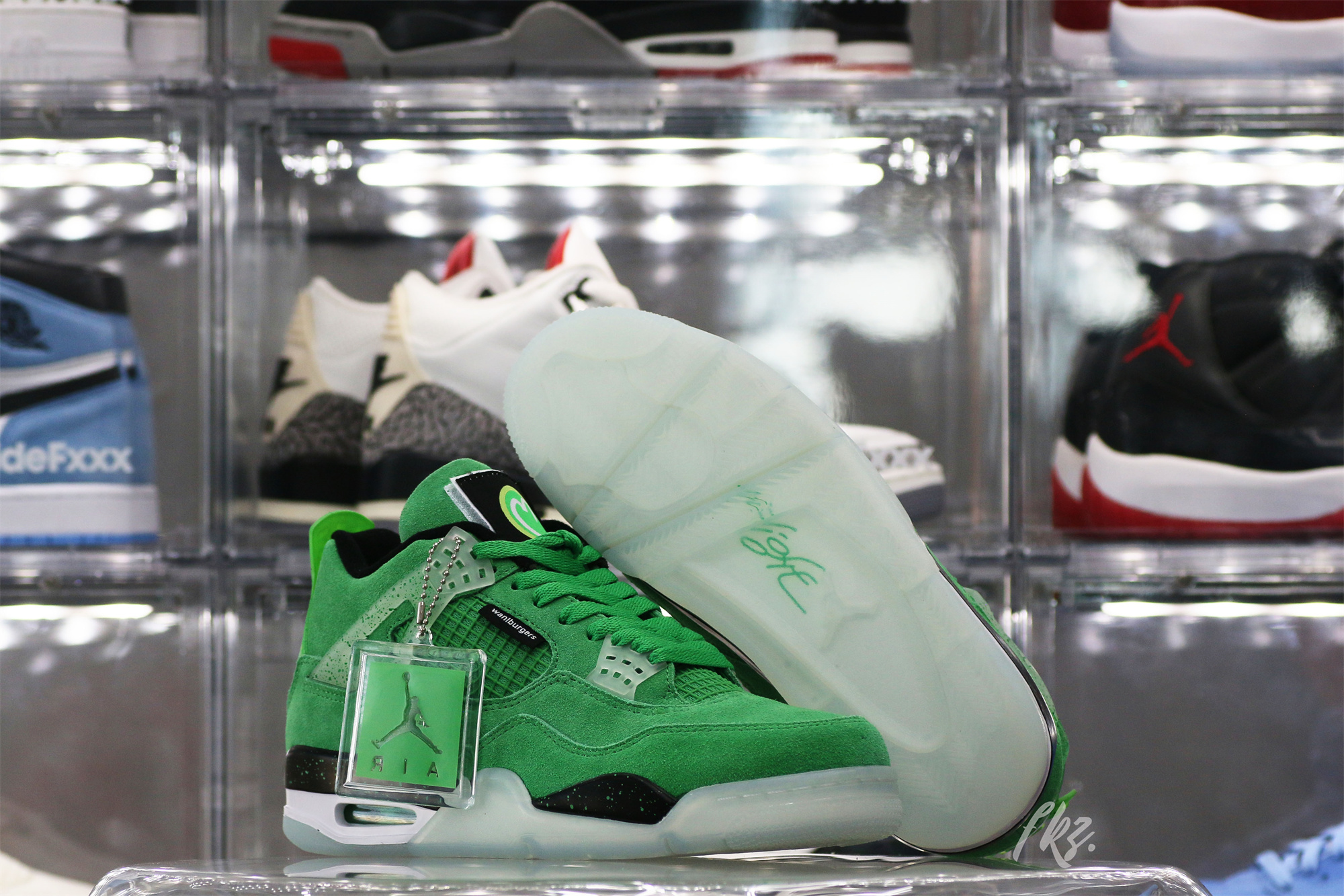Air Jordan 4 Retro Wahlburgers