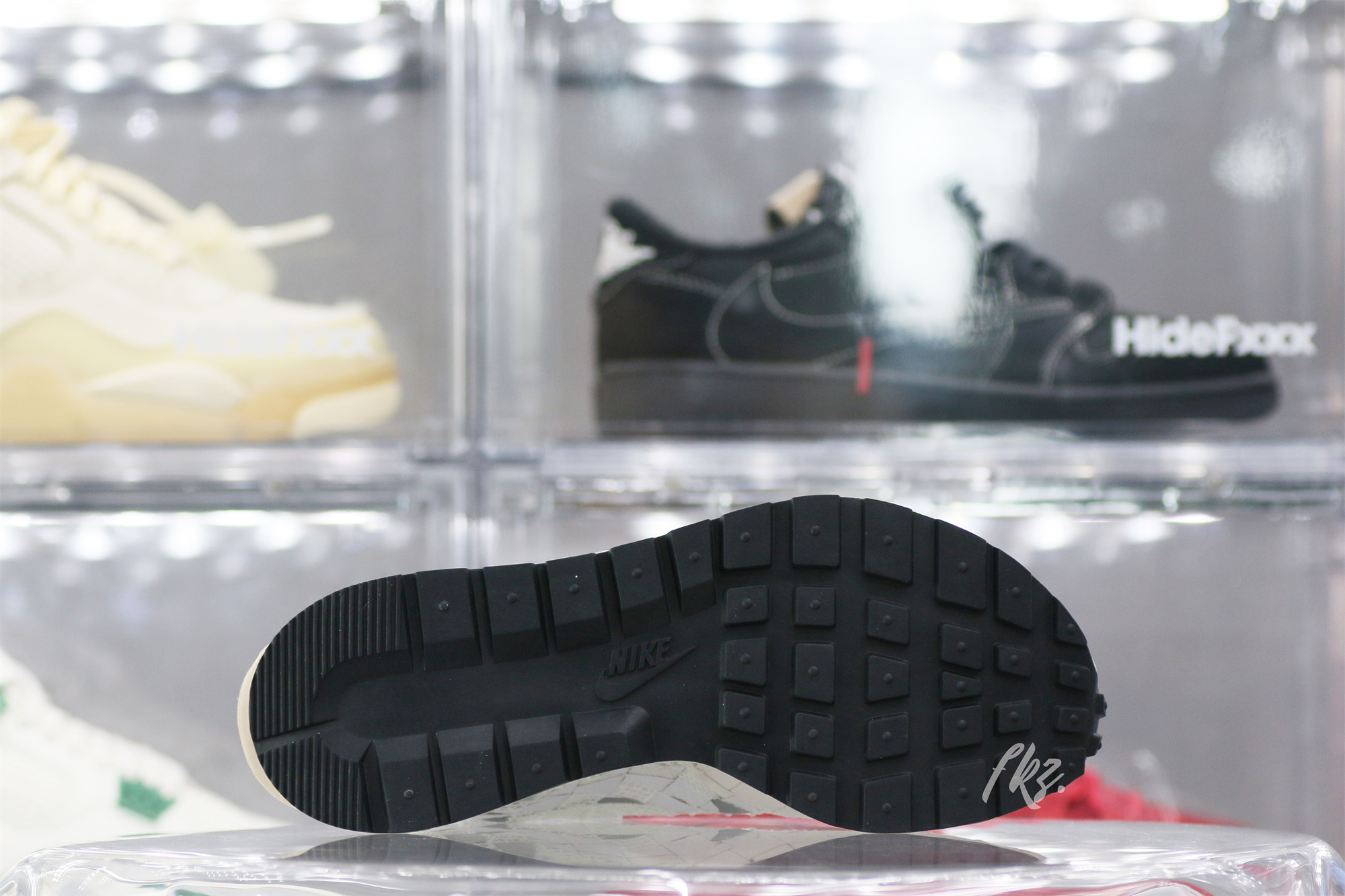 Sacai X Nike Vaporwaffle Grey White