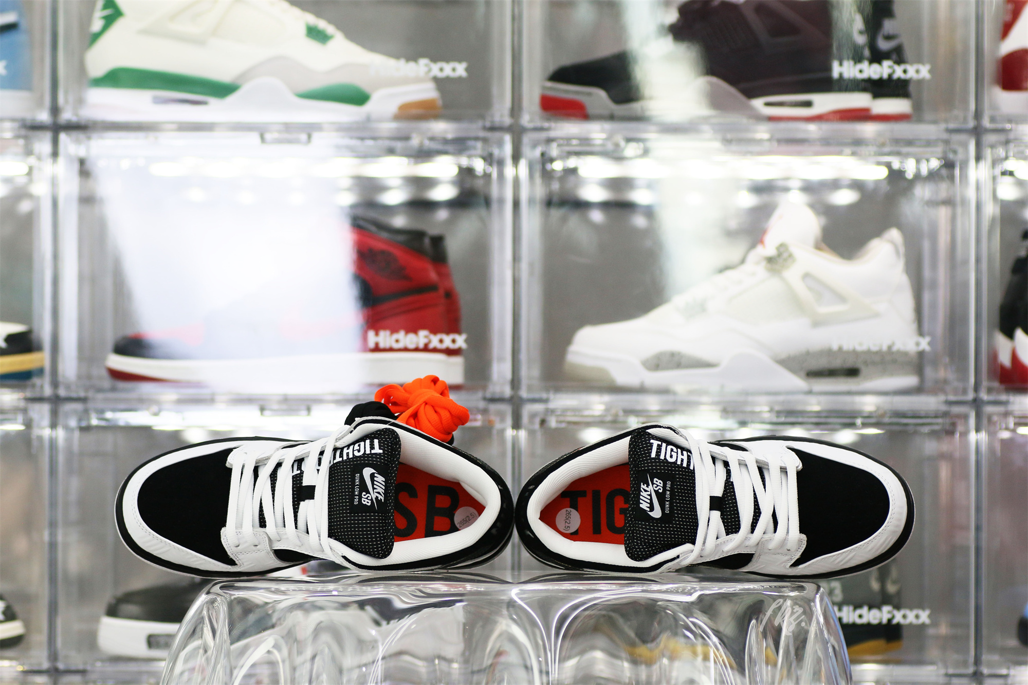 Nike SB Dunk Low TIGHTBOOTH