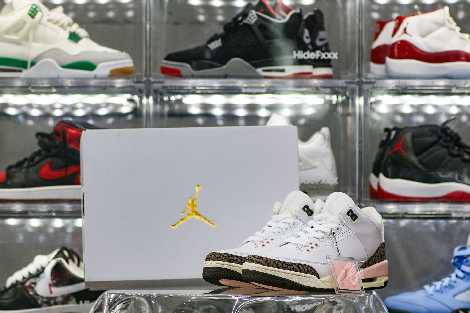 Air Jordan 3 Retro Neapolitan Dark Mocha