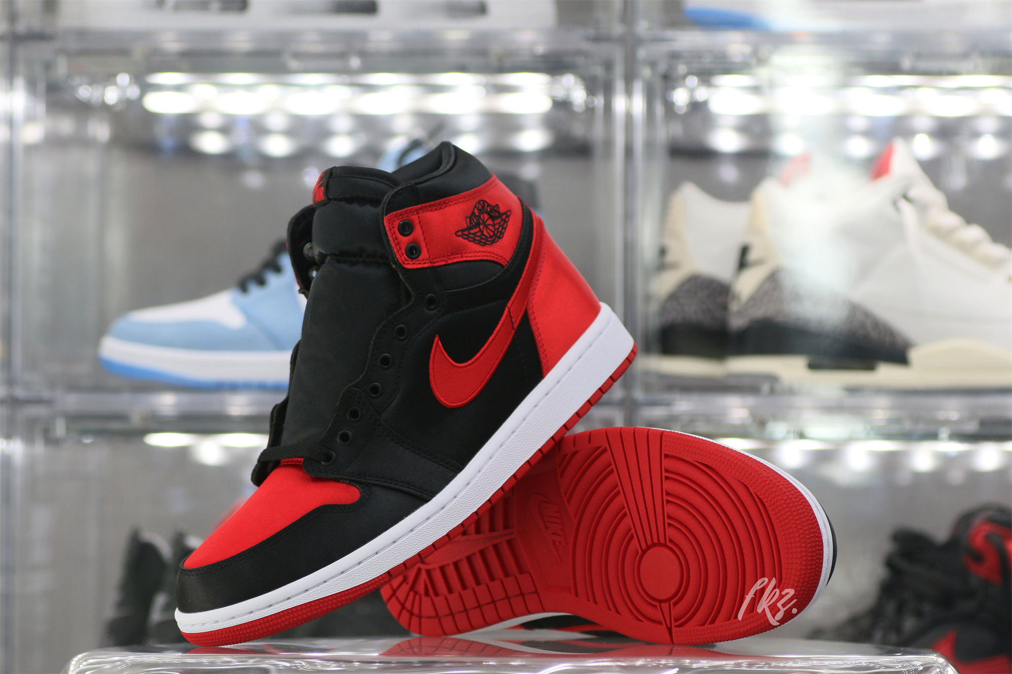 Jordan 1 Retro Satin Bred/Banned 2023 (LN5 A1)