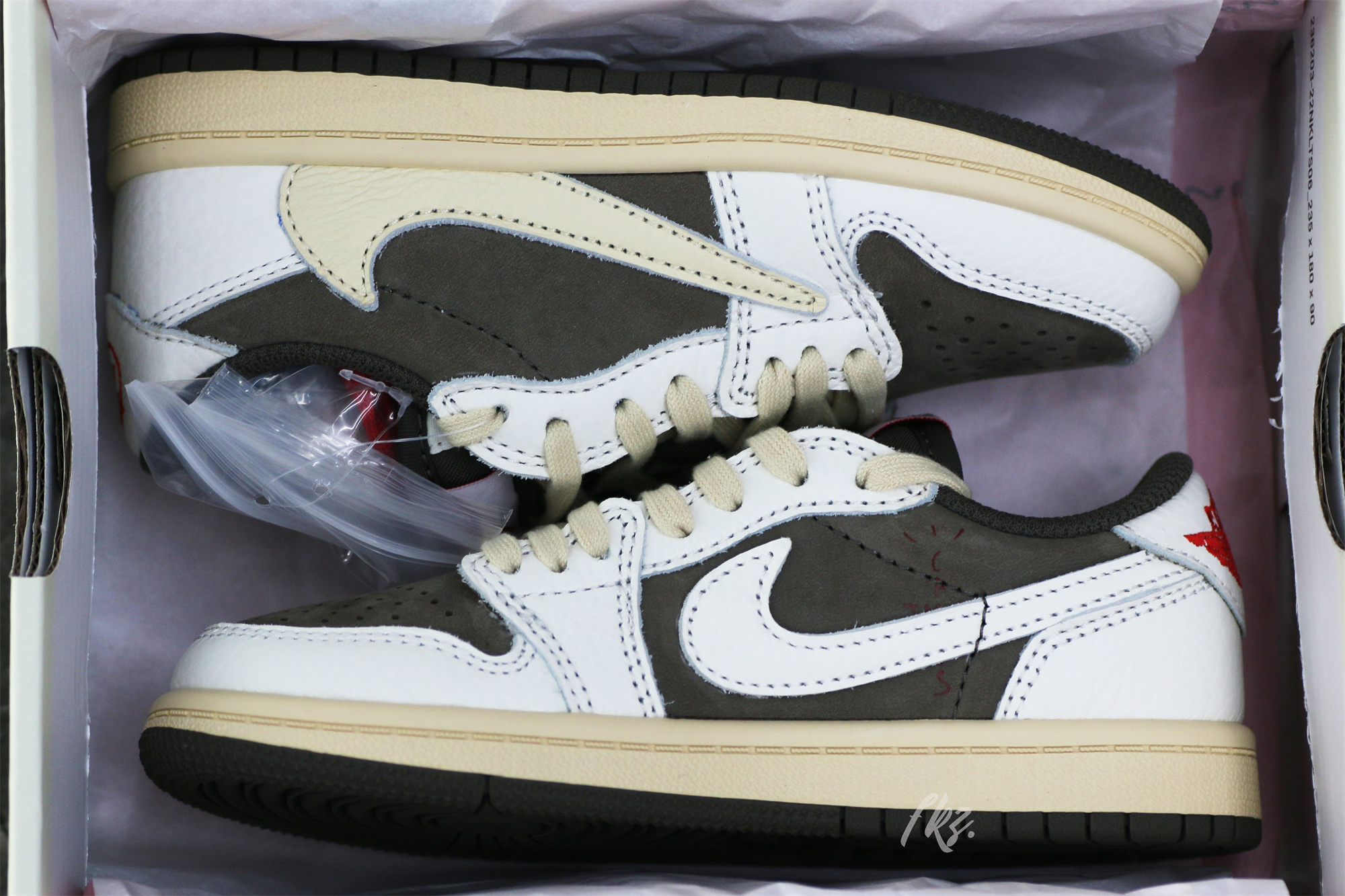 Travis Scott x Jordan 1 Retro Low OG SP Reverse Mocha Kid (LN5 A1)