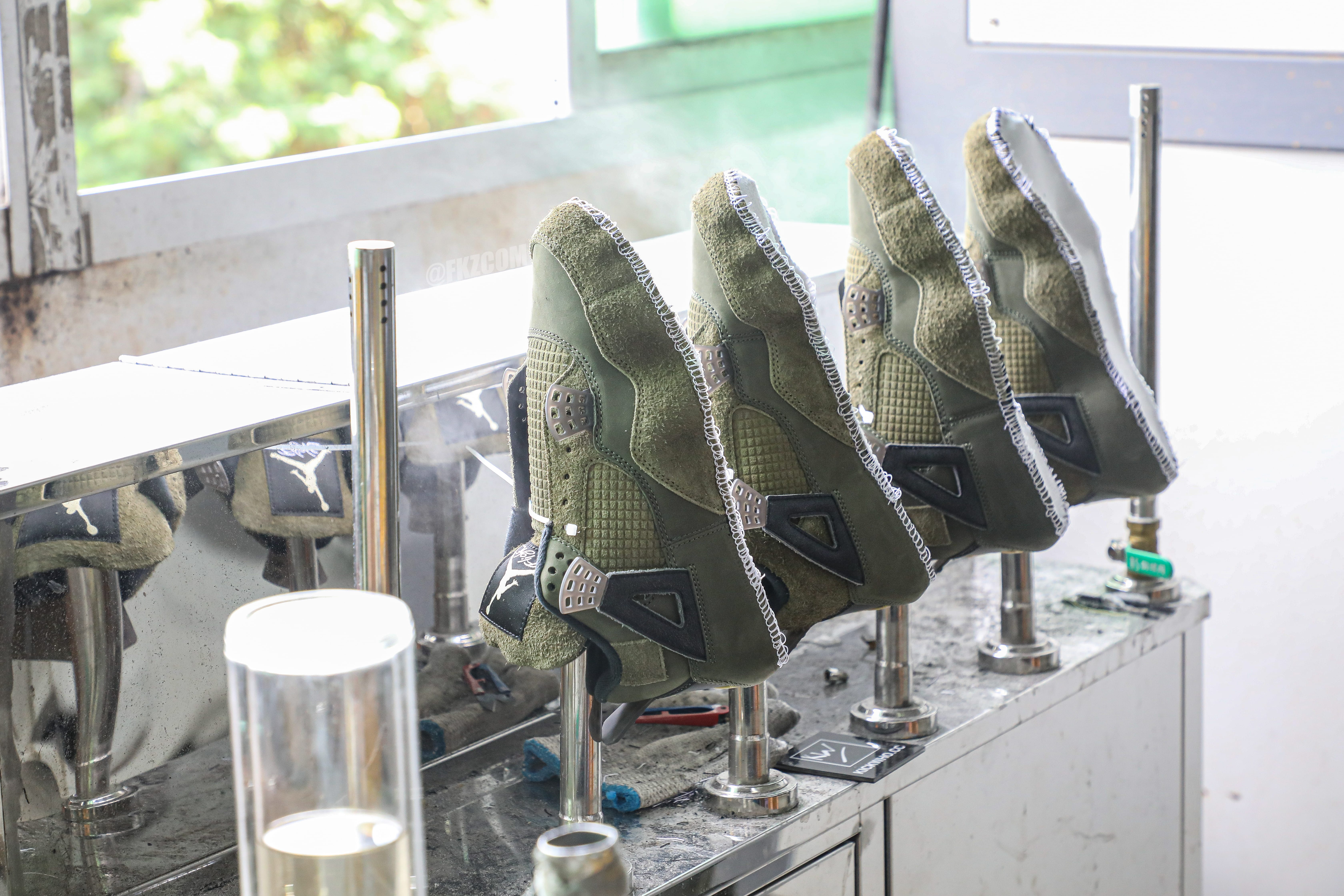 Air Jordan 4 Retro SE Craft Medium Olive (LN5 A1)