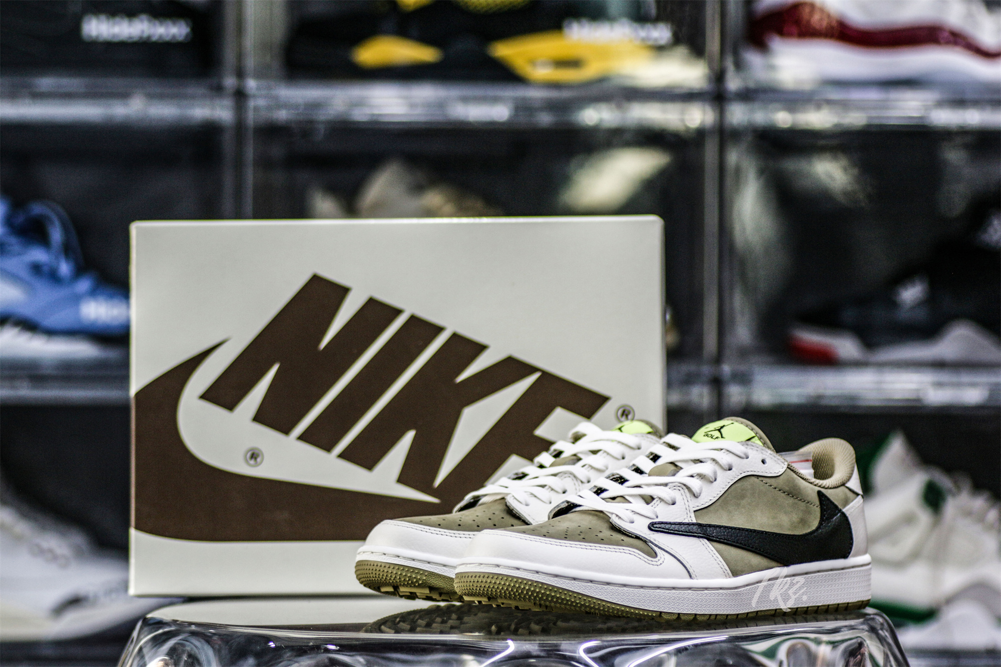 Travis Scott x Air Jordan 1 Low Golf Neutral Olive (LN5 A1)