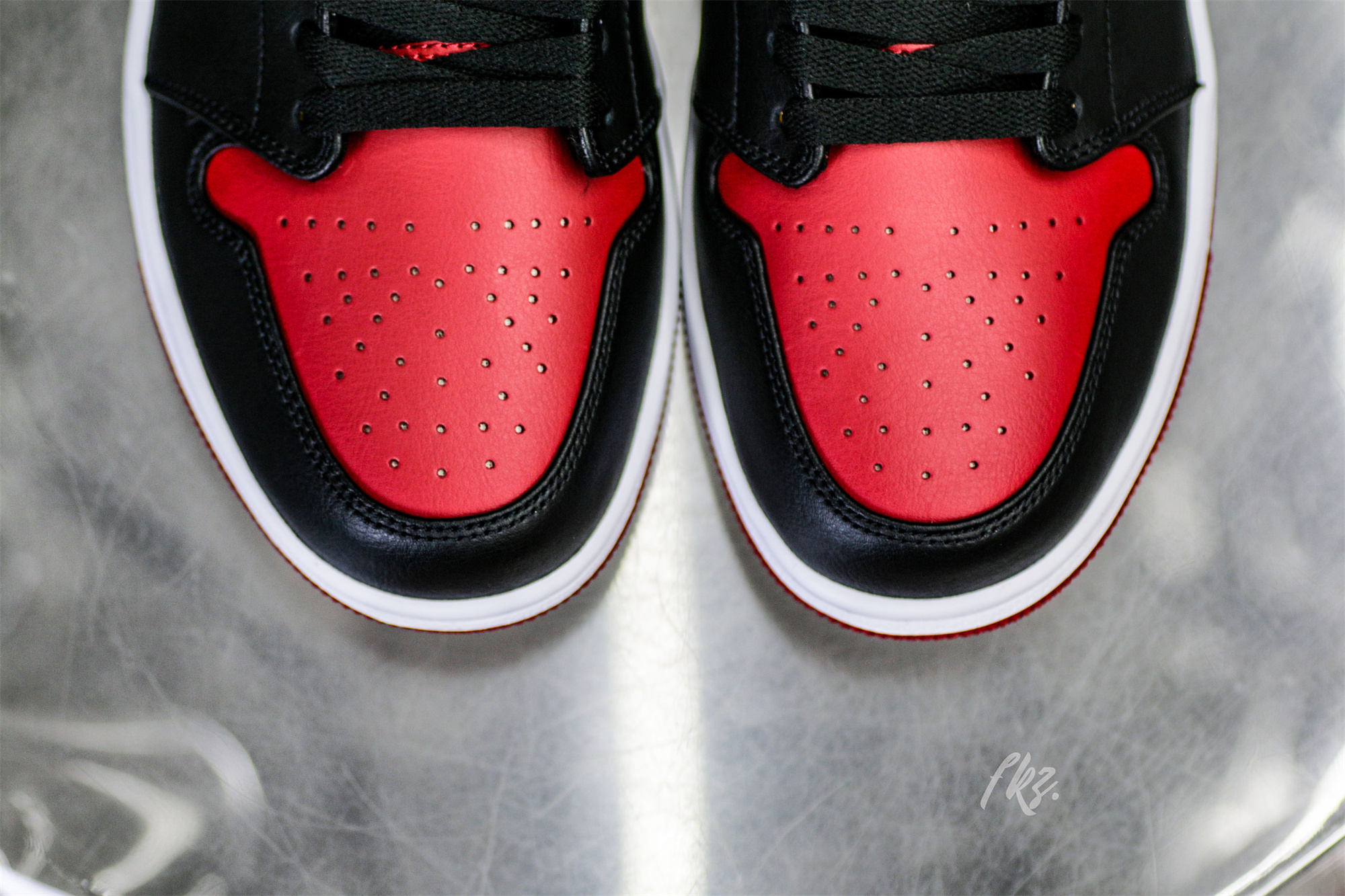 Air Jordan 1 Low Bred Toe 2021