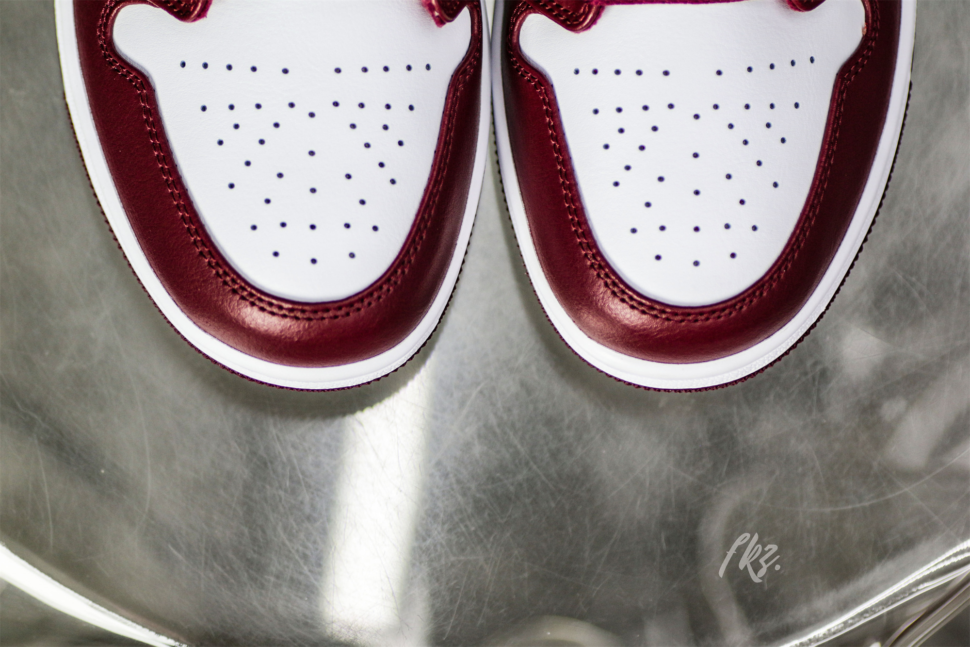 Air Jordan 1 Low Retro White Bordeaux 2022