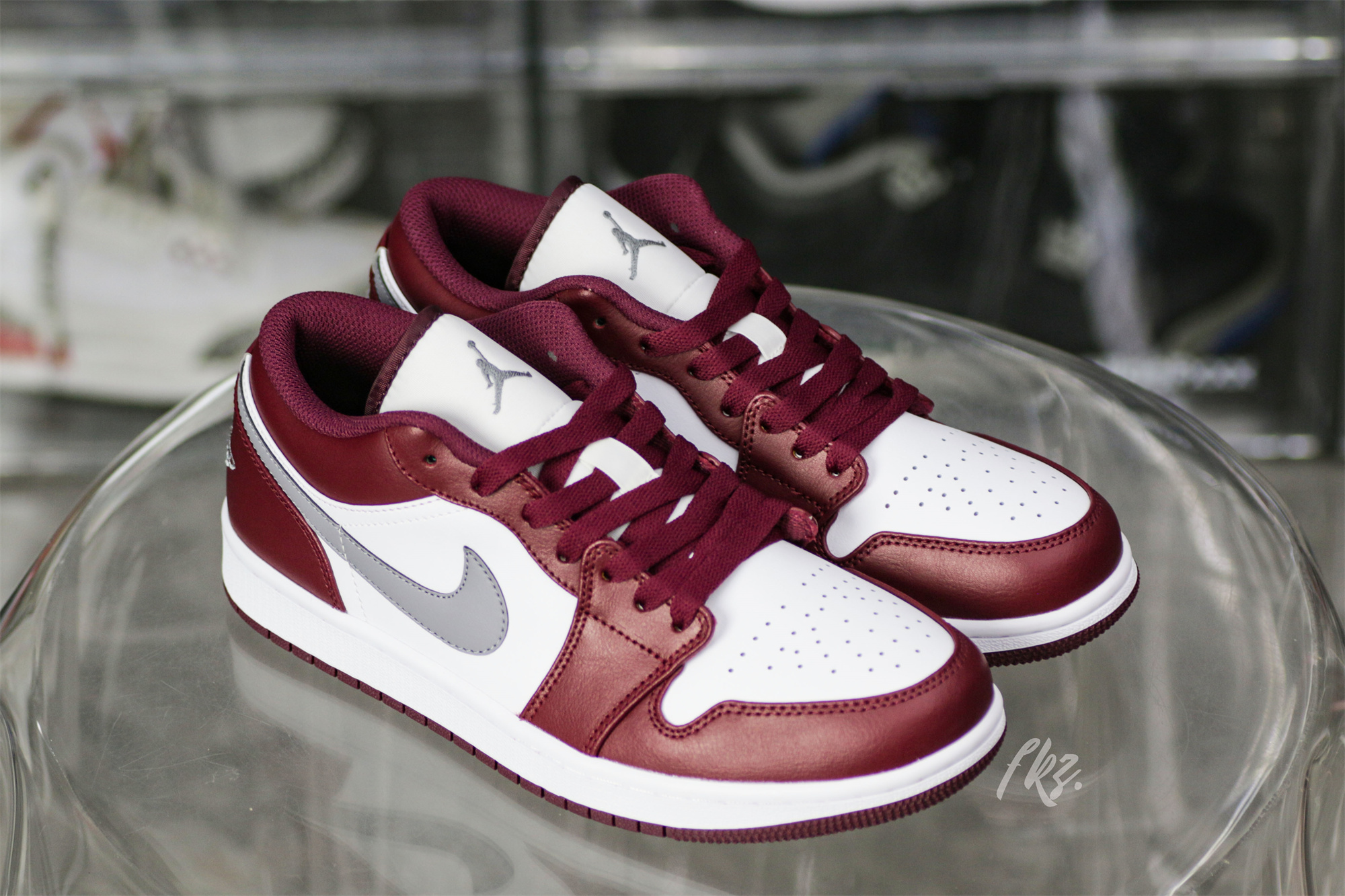 Air Jordan 1 Low Retro White Bordeaux 2022