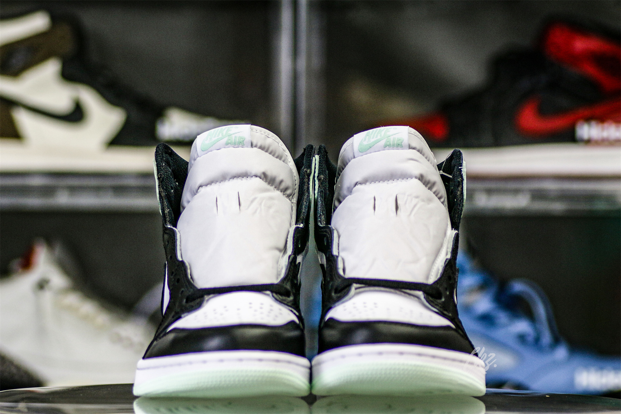 Air Jordan 1 Retro High OG NRG Igloo