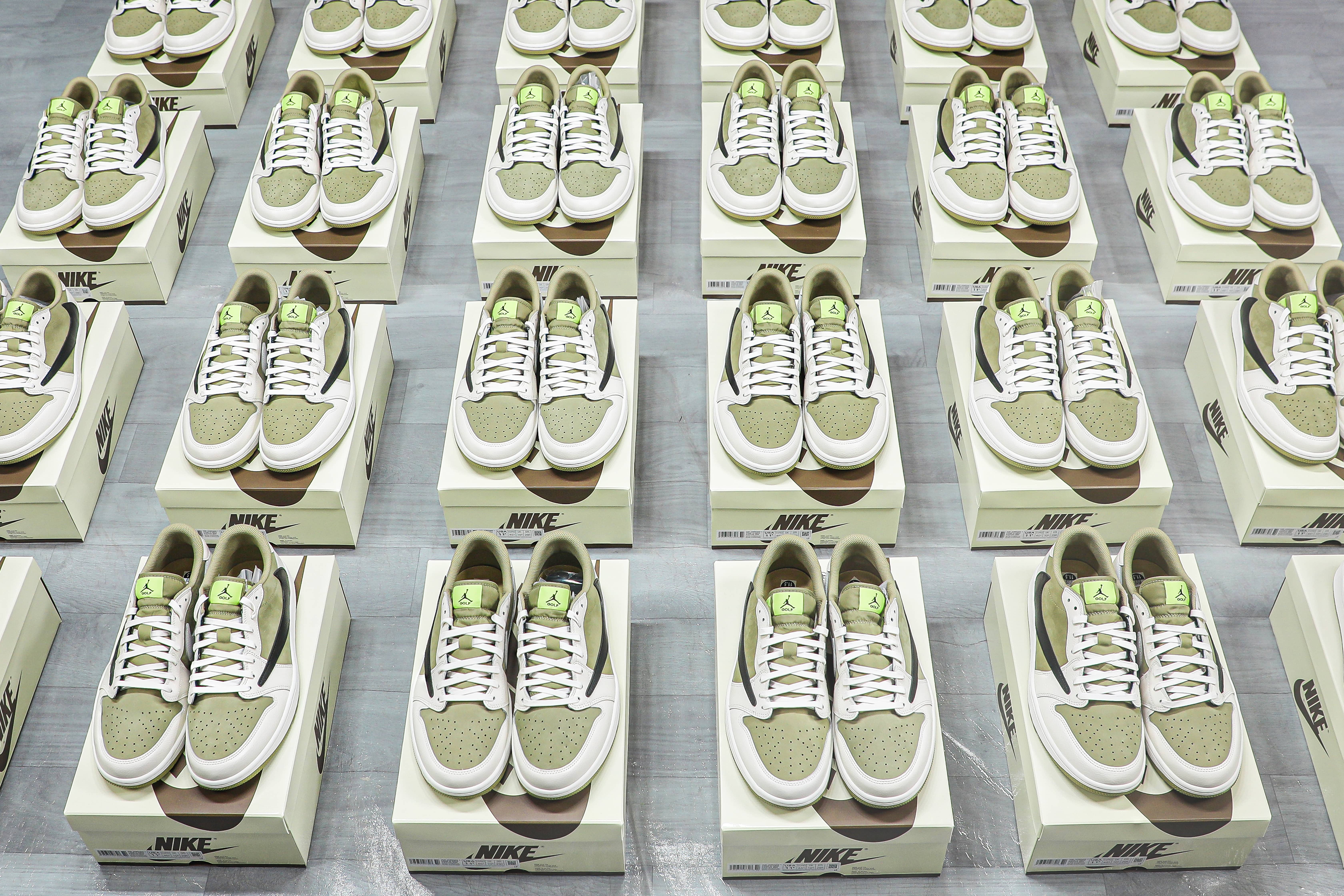 Travis Scott x Air Jordan 1 Low Golf Neutral Olive (LN5 A1)