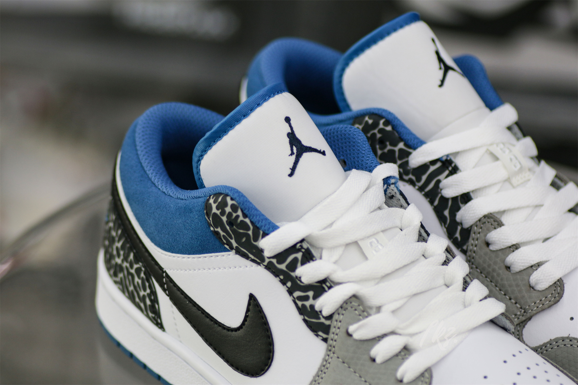 Air Jordan 1 Low SE True Blue