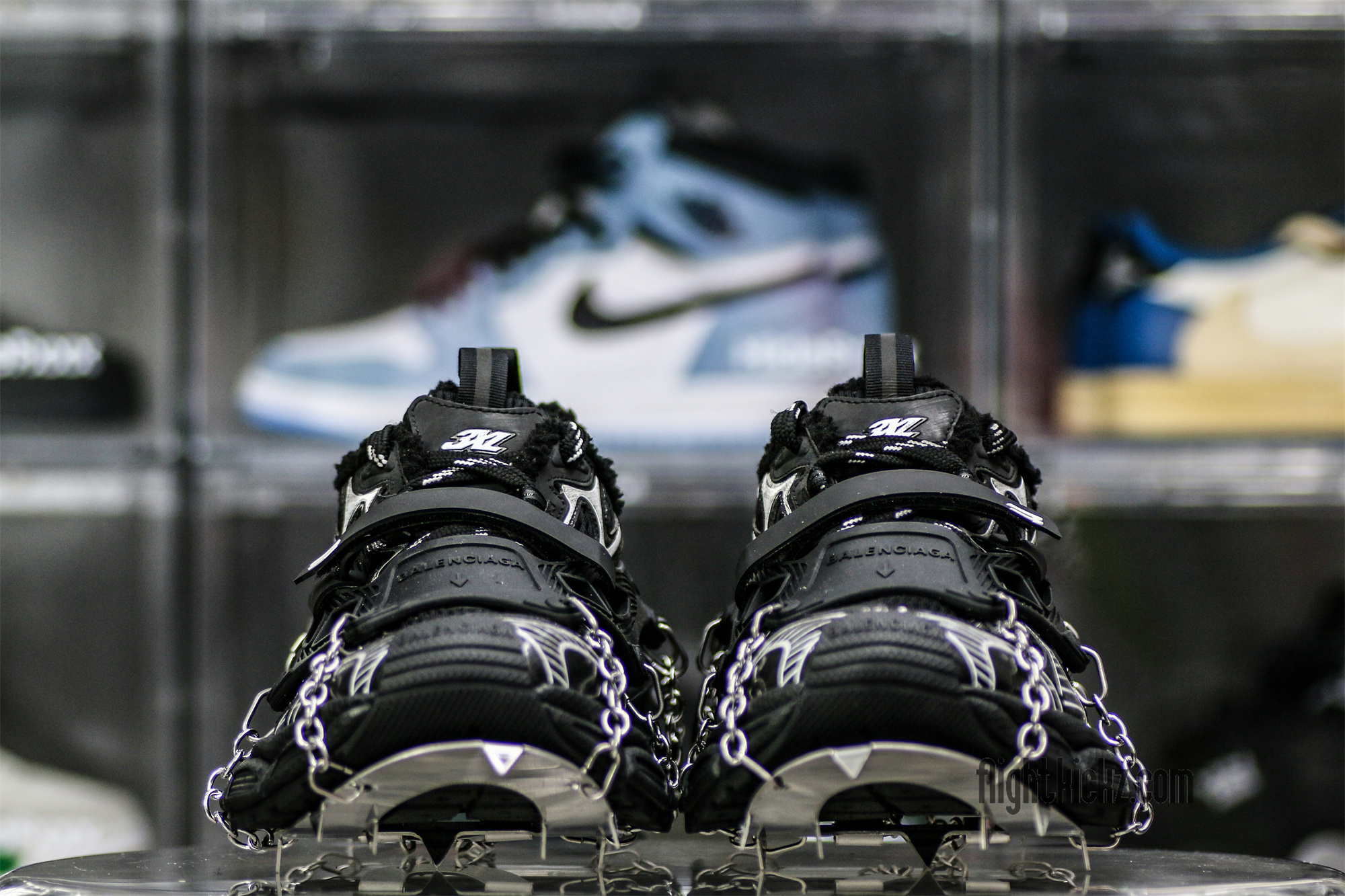 B@lenciag* 3XL Ski Sneaker in Black and white (Removable footwear chains)